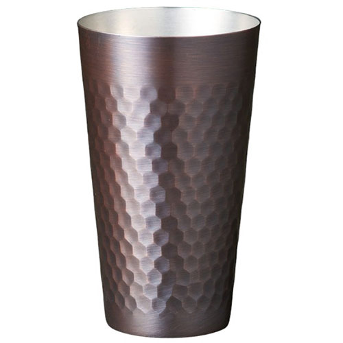 純銅クールカップ※こちらは【取り寄せ商品】です。必ず商品名等に「取り寄せ商品」と表記の商品についてをご確認ください。ブロンズ仕上げのカップ。銅は熱伝導に優れているため、冷たい飲み物を注ぐと、触れただけで清涼感が伝わります。