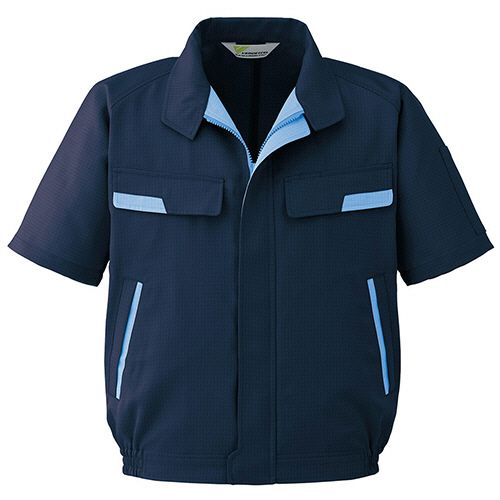 着心地と作業性に優れた春夏用半袖ブルゾン。※こちらは【取り寄せ商品】です。必ず商品名等に「取り寄せ商品」と表記の商品についてをご確認ください。VES77-UE-M。衣料・生活用品 ＞ 衣料・ユニフォーム ＞ 作業服 ＞ ブルゾン・ジャンパー。●低発塵・高性能帯電防止服。ネイビーのMサイズです。●I-SEAM構造（アイシーム構造）：生地表面の電気抵抗値を抑えるには、縫製箇所を最小限にすることがポイントです。そこで、背中の中心1本で縫製するなど、ウエアの構造から開発。ワーキングウエアとしての機能性を保ちながら、スマートなシルエットと動きやすさを実現しました。●携帯電話や小物を収納できるポケットを、右胸ポケットの内側に取り付けています。●収納に便利な内ポケットを左胸に取り付けています。●縫い代がほつれて糸くずがでないよう、パイピング始末を施しています。検索キーワード:VES77UEM