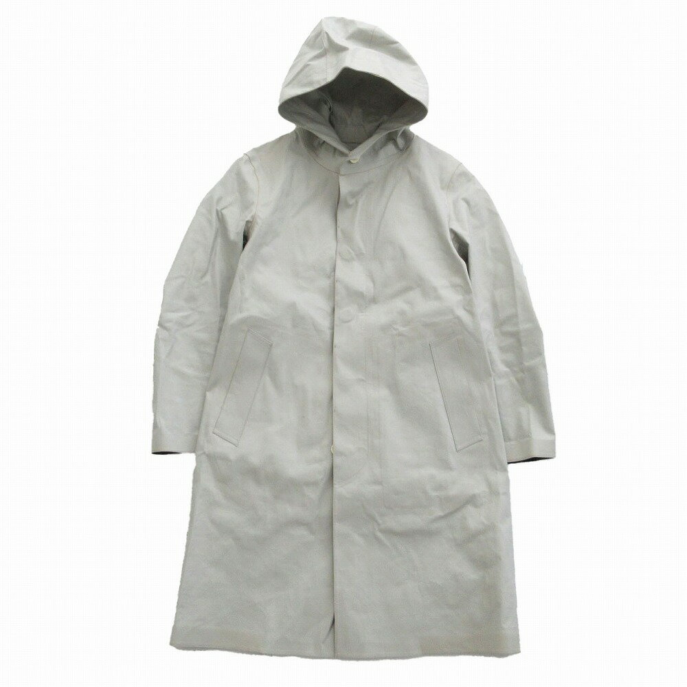 &nbsp; 商品名 &nbsp; 【Mackintosh マッキントッシュ GR-1003D CHRYSTON ウールライナー付 ゴム引き フーデットコート アウター ホワイト サイズS】 &nbsp; 表記サイズ &nbsp; 【36(S)】 &nbsp; 実寸サイズ &nbsp; 【肩幅】45cm"【身幅】60cm"【着丈】98cm"【袖丈】61cm"【その他】 &nbsp; 素材 &nbsp; 【画像参照】 &nbsp; 色 &nbsp; 【ホワイト】 ※照明や撮影環境、お使いのモニター設定状況により 実物とお色が違って見える場合がございます。 予めご了承下さい。 &nbsp; 状態ランク &nbsp; 【AB】 &nbsp; 状態説明 &nbsp; 【テープ部分反対側にシミ汚れ、右袖に汚れがありますが、その他に目立ったダメージはなく、問題なくご使用いただける商品です。※あくまでも中古品ですので掲載写真や記載内容をご確認いただき、ご理解の上ご購入ください。中古品を扱っているため、元の商品のデザインや形状が全て把握できかねますので、予めご了承下さい。】 &nbsp; 付属品 &nbsp; 【】 &nbsp; 備考 &nbsp; 【】 &nbsp; 状態ランクについて &nbsp; 注意事項 ・弊社の取り扱っているすべてのお品物は顧客様からの買取・ブランド品専門の古物市場で弊社が正規品と判断したお品物になります。 ・弊社では仕入れ後の検品でも再度商品一点一点の真贋を確認し、正規品と判断したお品物ののみを取り扱っております。 ・それでも万が一、お客様が購入後に偽物と判断された場合はその理由と根拠をご提示いただければ商品代金と送料を全額ご返金致しますので安心してご購入下さい。 ・付属品は写真に写っているものが全てになります。画像は実物を撮影していますのでご安心ください。 ・商品画像はできる限り現品を再現するように心がけておりますが、ご利用のモニターにより実物と多少異なる場合がございます。 ・他サイトにて販売している商品です。多少のお時間差にて欠品になることもございます。予めご了承頂ますようお願い致します。 ・古着に関して、商品チェックは行っておりますが、記載以外に細かい汚れやダメージ等がある場合もございます。特に中古衣類は見る方によって状態の価値観が異なりますので、トラブルを避けるため、神経質な方や完璧な商品を求められる方はご注文をお控えくださいますようお願い申し上げます。 ・本商品は商品登録後、畳んだ状態で袋に入れて保管しています。 ・保管期間によってはシワや型崩れが発生する可能性がございますので、ご了承ください。 ・弊社及び提携先の倉庫の営業日は平日のみになります。 ・土日祝についてはご質問やご相談を頂いても対応できない場合がございますので、ご了承ください。 &nbsp; 発送について ・ストア休業日の注文は翌1〜2営業日に発送。 &nbsp; 商品についての質問 ・こちらの商品は倉庫にて保管しております。ご質問を頂いた際、お時間をいただく場合がございますのでご了承ください。