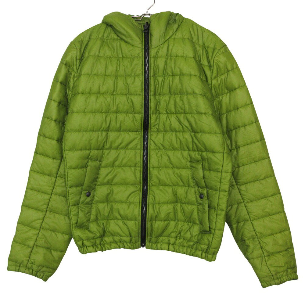 商品名 HUGO BOSS ヒューゴボス ブルゾン ナイロン パテッド ジャケット 中綿 フーデッド アウター ライトグリーン 44【S】 メンズ 【中古】 HUGO BOSS Blouson Nylon padded jacket, insulated hooded outerwear Light green 44【S】 MENS 【Used item】 HUGO BOSS 夹克衫 尼龙填充夹克，带帽保暖外套 浅绿色 44【S】 男士 【二手物品】 表記サイズ 44（S） 実寸サイズ 【肩幅】約44cm 【着丈】約63cm 【身幅】約52cm 【袖丈】約62cm 素材 【画像参照】 色 ライトグリーン ※照明や撮影環境、お使いのモニター設定状況により 実物とお色が違って見える場合がございます。 予めご了承下さい。 状態ランク AB 状態説明 ・全体：内タグや首裏のタブにべたつき。全体的に所々薄汚れ。 上記記載のダメージ等がありますが、その他に目立ったダメージはなく、問題なくご使用いただける商品です。※あくまでも中古品ですので掲載写真や記載内容をご確認いただき、ご理解の上ご購入ください。中古品を扱っているため、元の商品のデザインや形状が全て把握できかねますので、予めご了承下さい。 付属品 付属品なし。 状態ランクについて 注意事項 ・弊社の取り扱っているすべてのお品物は顧客様からの買取・ブランド品専門の古物市場で弊社が正規品と判断したお品物になります。 ・弊社では仕入れ後の検品でも再度商品一点一点の真贋を確認し、正規品と判断したお品物ののみを取り扱っております。 ・それでも万が一、お客様が購入後に偽物と判断された場合はその理由と根拠をご提示いただければ商品代金と送料を全額ご返金致しますので安心してご購入下さい。 ・付属品は写真に写っているものが全てになります。画像は実物を撮影していますのでご安心ください。 ・商品画像はできる限り現品を再現するように心がけておりますが、ご利用のモニターにより実物と多少異なる場合がございます。 ・他サイトにて販売している商品です。多少のお時間差にて欠品になることもございます。予めご了承頂ますようお願い致します。 ・古着に関して、商品チェックは行っておりますが、記載以外に細かい汚れやダメージ等がある場合もございます。特に中古衣類は見る方によって状態の価値観が異なりますので、トラブルを避けるため、神経質な方や完璧な商品を求められる方はご注文をお控えくださいますようお願い申し上げます。 ・本商品は商品登録後、畳んだ状態で袋に入れて保管しています。 ・保管期間によってはシワや型崩れが発生する可能性がございますので、ご了承ください。 ・弊社及び提携先の倉庫の営業日は平日のみになります。 ・土日祝についてはご質問やご相談を頂いても対応できない場合がございますので、ご了承ください。 発送について ・ストア休業日の注文は翌1〜2営業日に発送。 商品についての質問 ・こちらの商品は倉庫にて保管しております。ご質問を頂いた際、お時間をいただく場合がございますのでご了承ください。