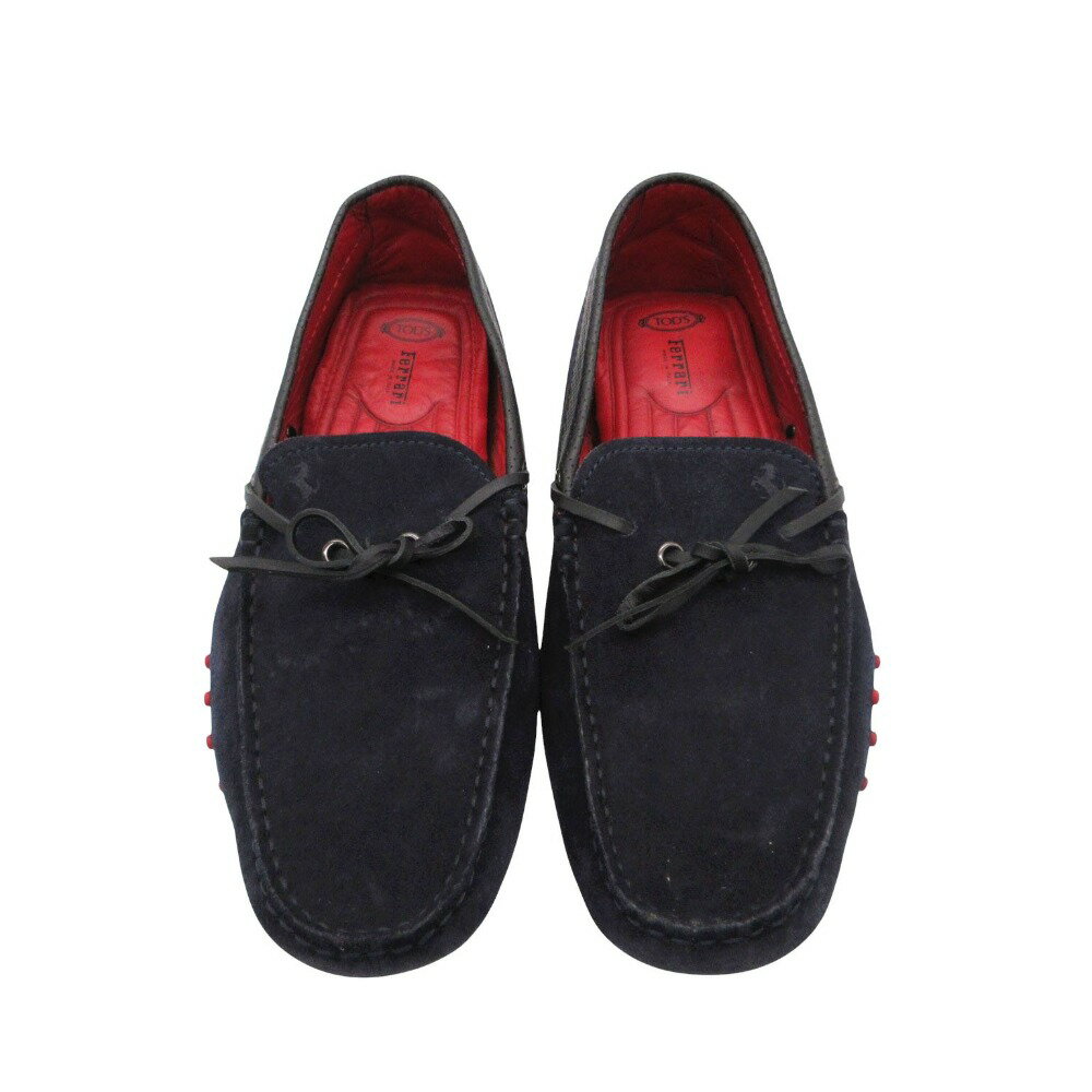 商品名 HUGO BOSS ヒューゴボス ブルゾン ナイロン パテッド ジャケット 中綿 フーデッド アウター ライトグリーン 44【S】 メンズ 【中古】 表記サイズ 44（S） 実寸サイズ 【肩幅】約44cm 【着丈】約63cm 【身幅】約52cm 【袖丈】約62cm 素材 【画像参照】 色 ライトグリーン ※照明や撮影環境、お使いのモニター設定状況により 実物とお色が違って見える場合がございます。 予めご了承下さい。 状態ランク AB 状態説明 ・全体：内タグや首裏のタブにべたつき。全体的に所々薄汚れ。 上記記載のダメージ等がありますが、その他に目立ったダメージはなく、問題なくご使用いただける商品です。※あくまでも中古品ですので掲載写真や記載内容をご確認いただき、ご理解の上ご購入ください。中古品を扱っているため、元の商品のデザインや形状が全て把握できかねますので、予めご了承下さい。 付属品 付属品なし。 状態ランクについて 注意事項 ・弊社の取り扱っているすべてのお品物は顧客様からの買取・ブランド品専門の古物市場で弊社が正規品と判断したお品物になります。 ・弊社では仕入れ後の検品でも再度商品一点一点の真贋を確認し、正規品と判断したお品物ののみを取り扱っております。 ・それでも万が一、お客様が購入後に偽物と判断された場合はその理由と根拠をご提示いただければ商品代金と送料を全額ご返金致しますので安心してご購入下さい。 ・付属品は写真に写っているものが全てになります。画像は実物を撮影していますのでご安心ください。 ・商品画像はできる限り現品を再現するように心がけておりますが、ご利用のモニターにより実物と多少異なる場合がございます。 ・他サイトにて販売している商品です。多少のお時間差にて欠品になることもございます。予めご了承頂ますようお願い致します。 ・古着に関して、商品チェックは行っておりますが、記載以外に細かい汚れやダメージ等がある場合もございます。特に中古衣類は見る方によって状態の価値観が異なりますので、トラブルを避けるため、神経質な方や完璧な商品を求められる方はご注文をお控えくださいますようお願い申し上げます。 ・本商品は商品登録後、畳んだ状態で袋に入れて保管しています。 ・保管期間によってはシワや型崩れが発生する可能性がございますので、ご了承ください。 ・弊社及び提携先の倉庫の営業日は平日のみになります。 ・土日祝についてはご質問やご相談を頂いても対応できない場合がございますので、ご了承ください。 発送について ・ストア休業日の注文は翌1〜2営業日に発送。 商品についての質問 ・こちらの商品は倉庫にて保管しております。ご質問を頂いた際、お時間をいただく場合がございますのでご了承ください。