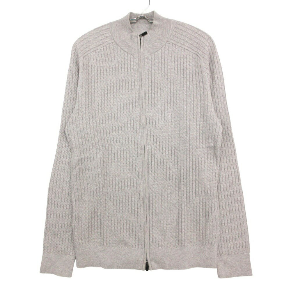 商品名 Massimo Dutti マッシモドゥッティ ブルゾン ニット グレー EUR M【L】 メンズ 【中古】 表記サイズ EUR M（L） 実寸サイズ 【着丈】約68cm 【身幅】約46cm 【裄丈】約86cm 素材 【画像参照】 色 グレー ※照明や撮影環境、お使いのモニター設定状況により 実物とお色が違って見える場合がございます。 予めご了承下さい。 状態ランク AB 状態説明 ◆外側◆ ・首回り：薄汚れ ・胸部：小さな汚れ ・右腕：小さな汚れ ・全体：左胸：5mm程度のしみあり 右腕：2cmほどのシミあり 襟裏：薄いシミあり 上記記載のダメージ等がありますが、その他に目立ったダメージはなく、問題なくご使用いただける商品です。※あくまでも中古品ですので掲載写真や記載内容をご確認いただき、ご理解の上ご購入ください。中古品を扱っているため、元の商品のデザインや形状が全て把握できかねますので、予めご了承下さい。 付属品 付属品なし。 状態ランクについて 注意事項 ・弊社の取り扱っているすべてのお品物は顧客様からの買取・ブランド品専門の古物市場で弊社が正規品と判断したお品物になります。 ・弊社では仕入れ後の検品でも再度商品一点一点の真贋を確認し、正規品と判断したお品物ののみを取り扱っております。 ・それでも万が一、お客様が購入後に偽物と判断された場合はその理由と根拠をご提示いただければ商品代金と送料を全額ご返金致しますので安心してご購入下さい。 ・付属品は写真に写っているものが全てになります。画像は実物を撮影していますのでご安心ください。 ・商品画像はできる限り現品を再現するように心がけておりますが、ご利用のモニターにより実物と多少異なる場合がございます。 ・他サイトにて販売している商品です。多少のお時間差にて欠品になることもございます。予めご了承頂ますようお願い致します。 ・古着に関して、商品チェックは行っておりますが、記載以外に細かい汚れやダメージ等がある場合もございます。特に中古衣類は見る方によって状態の価値観が異なりますので、トラブルを避けるため、神経質な方や完璧な商品を求められる方はご注文をお控えくださいますようお願い申し上げます。 ・本商品は商品登録後、畳んだ状態で袋に入れて保管しています。 ・保管期間によってはシワや型崩れが発生する可能性がございますので、ご了承ください。 ・弊社及び提携先の倉庫の営業日は平日のみになります。 ・土日祝についてはご質問やご相談を頂いても対応できない場合がございますので、ご了承ください。 発送について ・ストア休業日の注文は翌1〜2営業日に発送。 商品についての質問 ・こちらの商品は倉庫にて保管しております。ご質問を頂いた際、お時間をいただく場合がございますのでご了承ください。