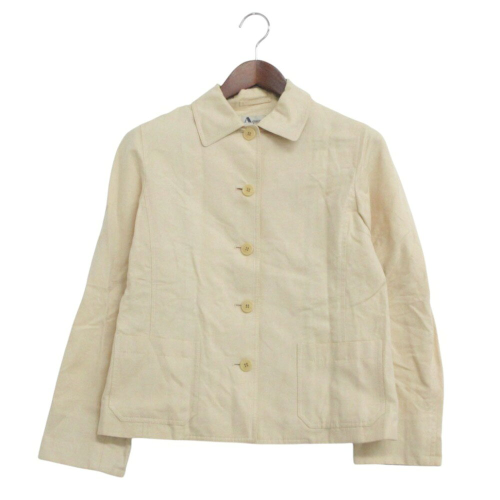 商品名 Aquascutum アクアスキュータム ブルゾン リネン混 長袖 前開き サイドベンツ アウター トップス ライトベージュ 11【L】 レディース 【中古】 Aquascutum Blouson Linen blend long-sleeved, front-opening, side-vented outerwear top. light beige 11【L】 LADYS 【Used item】 表記サイズ 11（L） 実寸サイズ 【肩幅】約40cm 【着丈】約61.5cm 【身幅】約48cm 【袖丈】約58.5cm 素材 【画像参照】 色 ライトベージュ 注：照明や撮影環境、お使いのモニター設定状況により 実物とお色が違って見える場合がございます。 予めご了承下さい。 状態ランク AB 状態説明 ■外側■ ・首回り：小さな汚れ ・胸部：シワ ・腹部：シワ ・裾：シワ ・右腕：シワ、色褪せ ・袖口：シワ ・背面：シワ、色褪せ 上記記載のダメージ等がありますが、その他に目立ったダメージはなく、問題なくご使用いただける商品です。※あくまでも中古品ですので掲載写真や記載内容をご確認いただき、ご理解の上ご購入ください。中古品を扱っているため、元の商品のデザインや形状が全て把握できかねますので、予めご了承下さい。 付属品 付属品なし。 状態ランクについて 注意事項 ・弊社の取り扱っているすべてのお品物は顧客様からの買取・ブランド品専門の古物市場で弊社が正規品と判断したお品物になります。 ・弊社では仕入れ後の検品でも再度商品一点一点の真贋を確認し、正規品と判断したお品物ののみを取り扱っております。 ・それでも万が一、お客様が購入後に偽物と判断された場合はその理由と根拠をご提示いただければ商品代金と送料を全額ご返金致しますので安心してご購入下さい。 ・付属品は写真に写っているものが全てになります。画像は実物を撮影していますのでご安心ください。 ・商品画像はできる限り現品を再現するように心がけておりますが、ご利用のモニターにより実物と多少異なる場合がございます。 ・他サイトにて販売している商品です。多少のお時間差にて欠品になることもございます。予めご了承頂ますようお願い致します。 ・古着に関して、商品チェックは行っておりますが、記載以外に細かい汚れやダメージ等がある場合もございます。特に中古衣類は見る方によって状態の価値観が異なりますので、トラブルを避けるため、神経質な方や完璧な商品を求められる方はご注文をお控えくださいますようお願い申し上げます。 ・本商品は商品登録後、畳んだ状態で袋に入れて保管しています。 ・保管期間によってはシワや型崩れが発生する可能性がございますので、ご了承ください。 ・弊社及び提携先の倉庫の営業日は平日のみになります。 ・土日祝についてはご質問やご相談を頂いても対応できない場合がございますので、ご了承ください。 発送について ・ストア休業日の注文は翌1〜2営業日に発送。 商品についての質問 ・こちらの商品は倉庫にて保管しております。ご質問を頂いた際、お時間をいただく場合がございますのでご了承ください。