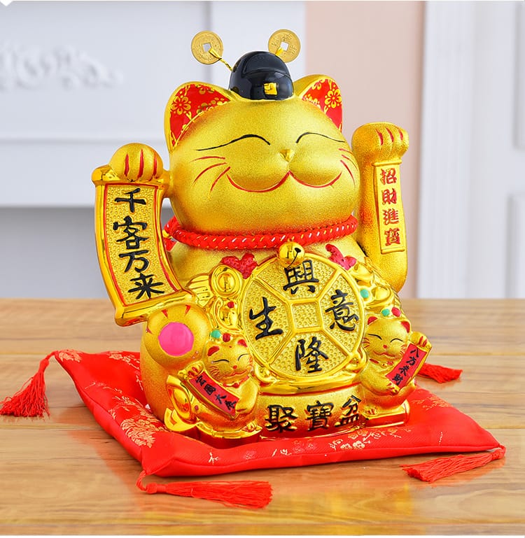 黄金の電動招き猫 陶器製 大型プレミアムモデル 座布団付 電池/充電 ゴールド 金色 まねき猫 手描き ハンドメイド かわいく手招きします ネコ ねこ 開店祝いや開業祝いに喜ばれます 自動で腕を振ります ラッキーアイテム 運気向上 comset-10000655 Comset 楽天市場店 サンプル画像2