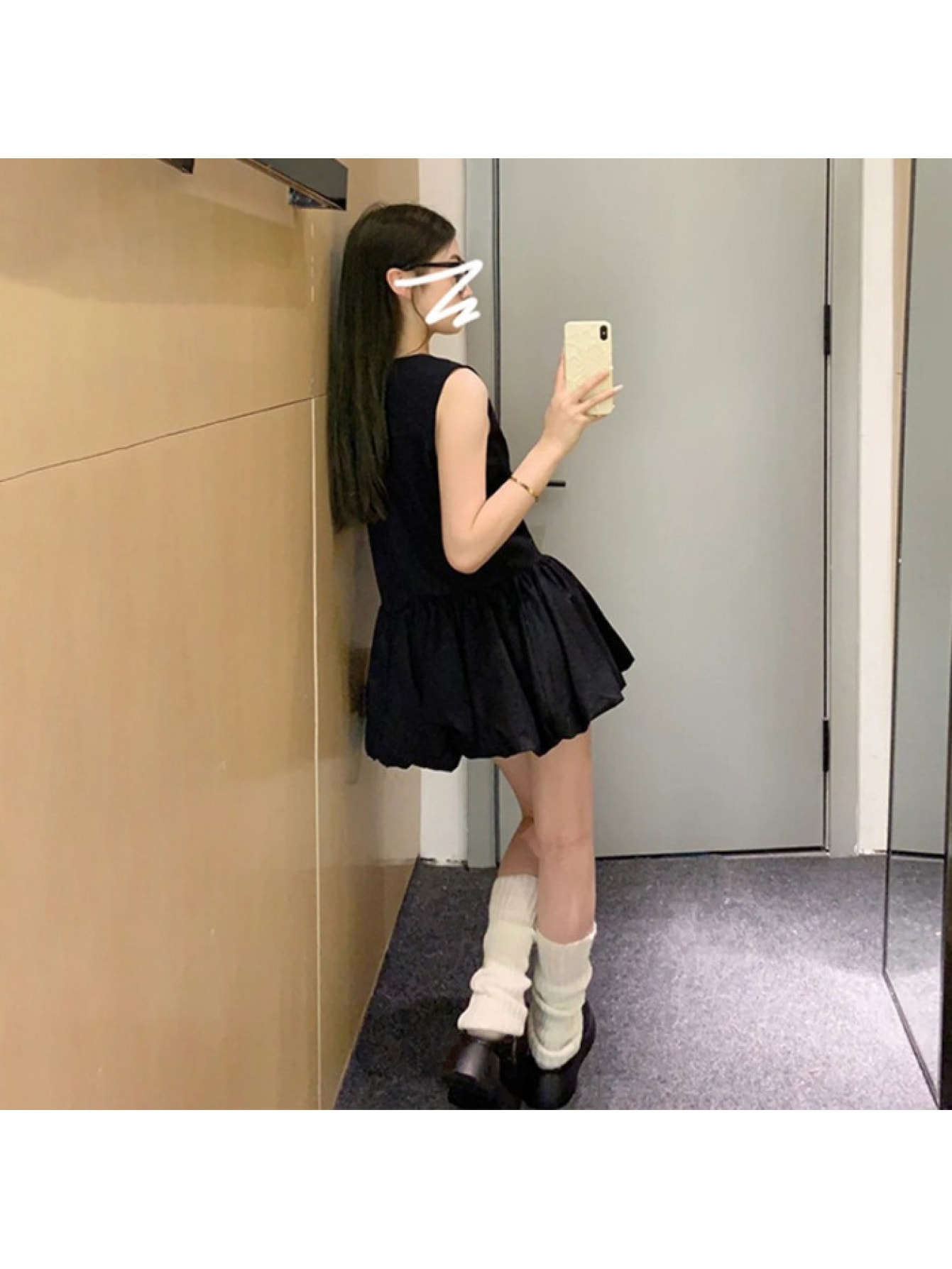 Rakuten - 【バルーンシルエット】 ワンピース レディース ノースリーブ ミニ丈 チュニック バルーンワンピース コクーン クルーネック 丸首 裾切り替え ギャザー Aライン ゆったり 体型カバー 着痩せ 美脚 低身長 小柄 春 夏 秋 大人可愛い きれいめ モード 韓国ファッション