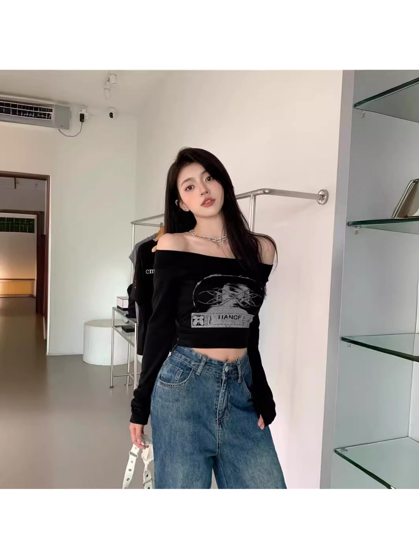 乐天商城 - 【Y2Kトレンド】オフショルダー トップス レディース 肩出し Tシャツ 長袖 ショート丈 クロップド丈 ロンT カットソー プリント タイト スリム 着痩せ ヘソ出し 韓国 ファッション ストリート セクシー 大人可愛い 春 夏 秋 インナー ブラック 黒 重ね着 レイヤード