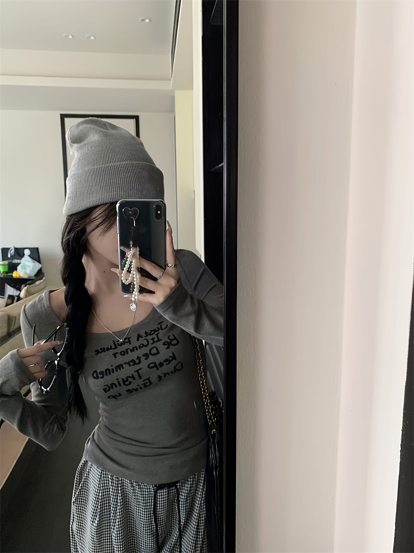 【英字ロゴ】ロンT レディース 長袖 Tシャツ カットソー トップス Uネック スクエアネック タイト スリム フィット 細見え 着痩せ ボディライン インナー ギャル 韓国 ファッション ストリート カジュアル プルオーバー 春 秋 冬 薄手 伸縮性 ストレッチ グレー