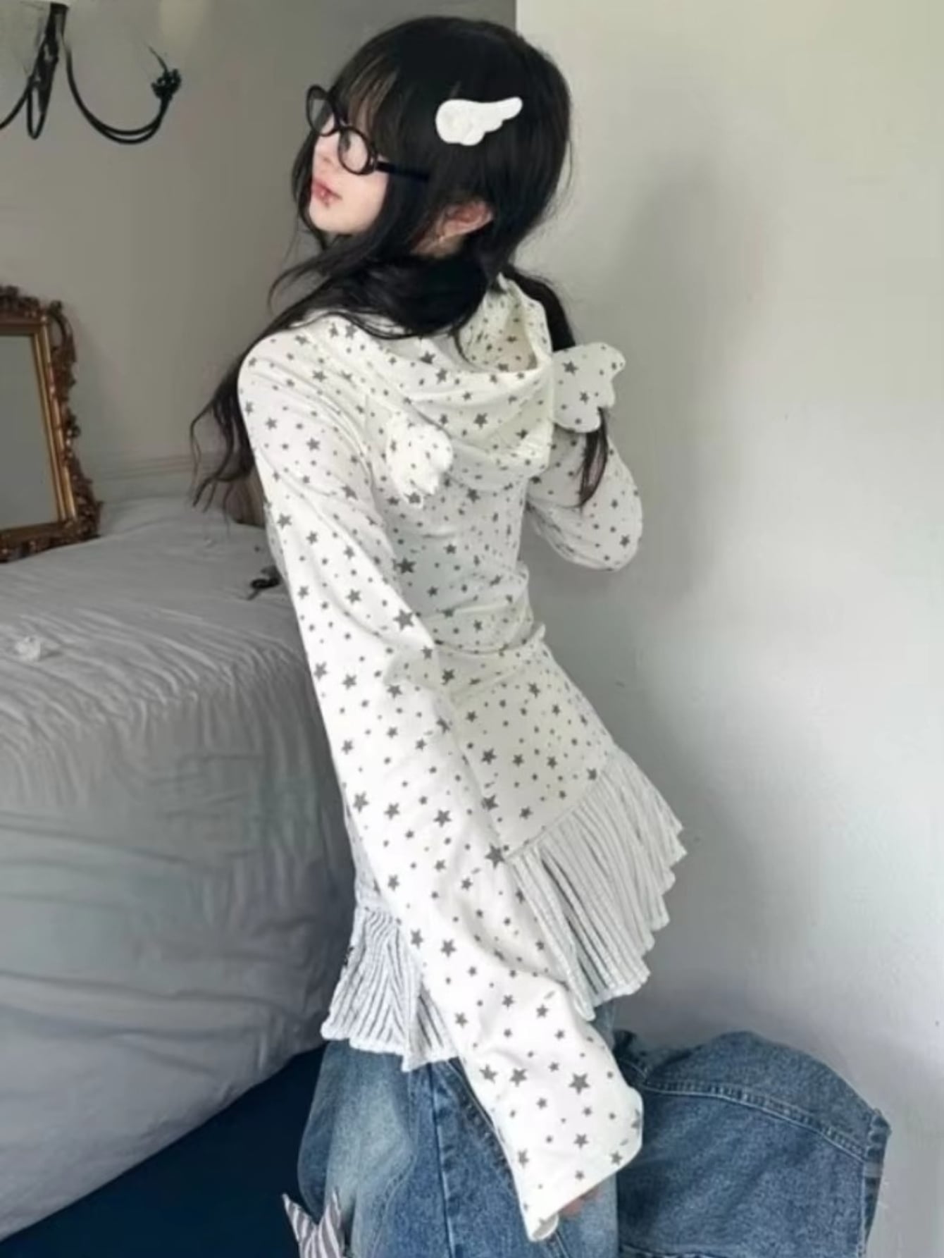 Rakuten - 【地雷系×Y2K】パーカー レディース 星柄 重ね着風 フェイクレイヤード トップス フーディー フード付き 耳付き 裾プリーツ 裾フリル ロングパーカー カットソー チュニック 長袖 Tシャツ 星 スター 総柄 体型カバー 着痩せ 細見え サブカル 地雷 韓国 ストリート
