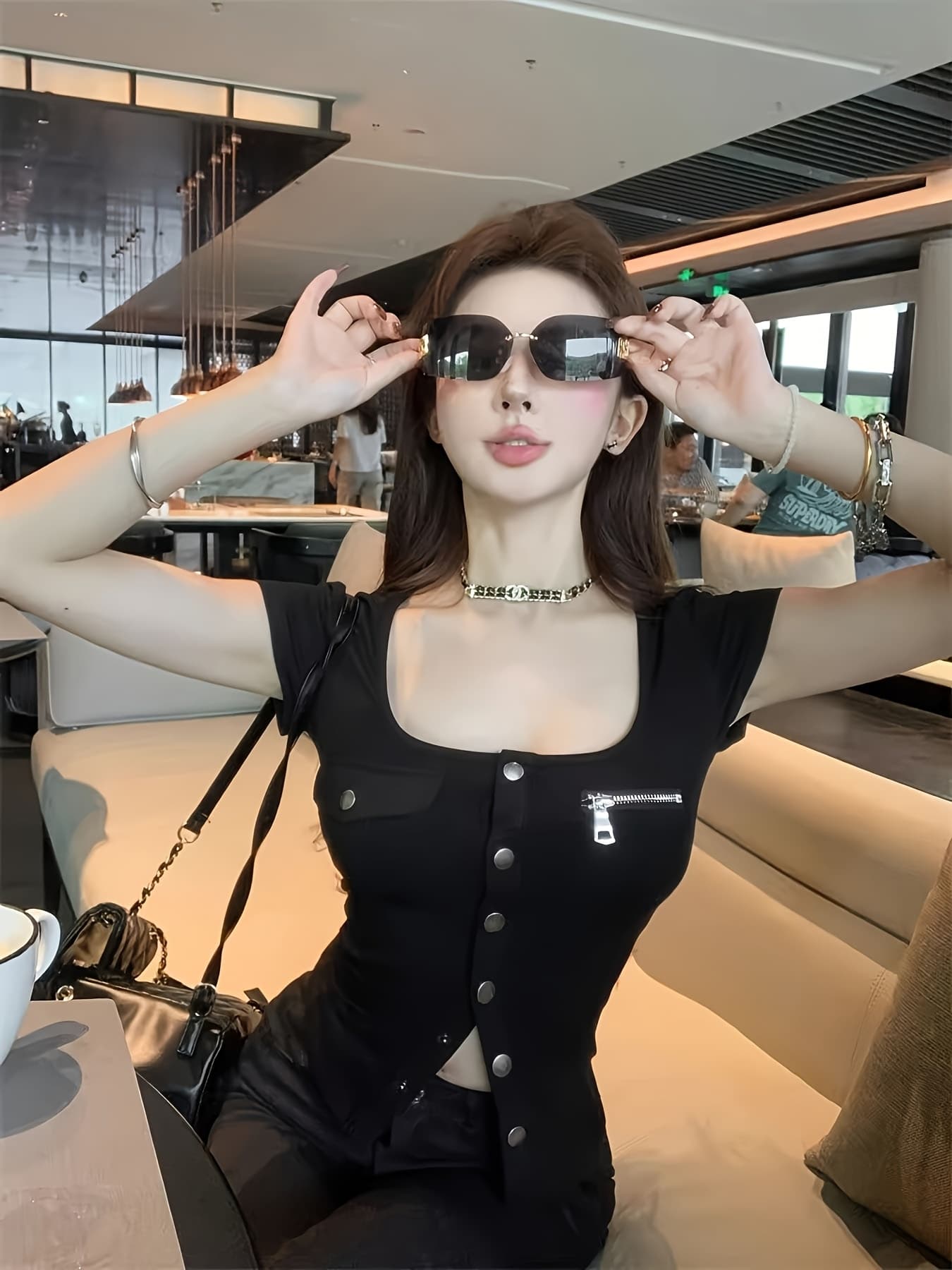 【スリム見え】 Tシャツ レディース 半袖 タイト Uネック フロントボタン ショート丈 トップス カットソー 無地 春 夏 ギャル 韓国 ファッション ストリート Y2K セクシー かっこいい 襟広 クロップド丈 細見え 着痩せ くびれ強調 ジップデザイン 胸ポケット