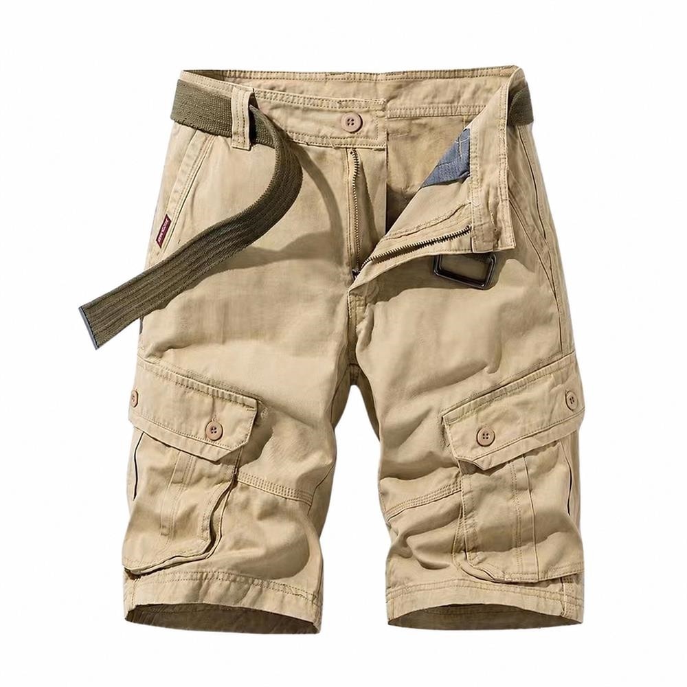 　　　 ◆◇◆売れている秘密◆◇◆ 【洗練されたミリタリーデザイン】このカーゴパンツ メンズは、トレンドのワークスタイルを取り入れた無骨で男らしいシルエットが特徴です。肌馴染みの良いナチュラルな風合いの素材を採用し、夏用 短パンとして視覚的にも涼しげな印象を与えます。カジュアルからストリートまで、幅広いコーディネートに馴染む一着です。 【抜群の収納力を誇る多機能設計】サイドに配置された大きなフラップ付きポケットが特徴のワークパンツは、機能性とデザイン性を両立。スマートフォンや財布などの小物をスマートに収納できるため、バッグを持たずに出かけたいシーンでも重宝します。実用的かつタフな作りのショートパンツとして、日常使いに最適です。 【ゆったりとした快適な履き心地】身体のラインを拾いすぎないストレートなシルエットの5分丈パンツは、通気性に優れ、暑い夏でも蒸れにくく快適に過ごせます。膝丈の絶妙なレングスが足元をスッキリと見せ、ビーチやキャンプ、アウトドアといったアクティブな場面でも動きやすさをサポートするカジュアルパンツです。 【細部までこだわった高い耐久性】しっかりとした縫製と丈夫な生地感により、繰り返しの洗濯や激しい動きでも型崩れしにくいミリタリーパンツに仕上げました。ボタンやファスナーなどのパーツもなものを使用しており、長く愛用できる一着です。自宅でのお手入れも簡単で、デイリーユースにぴったりのハーフパンツです。 【幅広い世代に愛される万能な一着】落ち着いたカラーバリエーションで、10代から中年層まで幅広い年齢層の方にご着用いただけるメンズ 短パンです。父の日や誕生日などのプレゼントとしても喜ばれること間違いなし。サイズ展開も豊富で、リラックス感のある大人の休日スタイルを格上げするな夏用ボトムスです。 　　　◆◇◆注意事項◆◇◆ご覧のモニターの環境、撮影環境により実物と色味が異なって見える場合がございます。湿った状態で他のものと擦り合わせると色が移る恐れがあります。濃色品の洗濯時は、白色、淡色と分けて洗ってください。説明 【メンズ カーゴショートパンツ】日常のカジュアルスタイルに溶け込む、洗練されたデザインが魅力のハーフパンツです。無駄のない直筒シルエットで、どのようなトップスとも合わせやすく、夏のお出かけがもっと楽しくなる一枚です。落ち着いたカラー展開で、幅広い年齢層の方に長く愛用していただけるデザインに仕上げました。 【多機能ポケット付きカーゴパンツ】両サイドに備えた実用的なポケットは、スマートフォンや財布、鍵などの小物をしっかり収納できる高い収納力を実現しました。手ぶらでのお出かけはもちろん、キャンプやアウトドアシーンでも大活躍間違いなし。機能性とスタイリッシュさを両立させた、現代の男性に欠かせないアイテムです。 【快適な穿き心地の5分丈パンツ】締め付け感の少ないゆったりとしたシルエット設計により、長時間の着用でもストレスフリーな快適さを提供します。通気性が良く、夏の暑い日でも涼しく過ごせるため、タウンユースからアクティブなレジャーまで、一日中軽快に動ける頼れる相棒となってくれることでしょう。 【耐久性に優れた頑丈な縫製】丁寧な作り込みにより、デイリーユースでも型崩れしにくい高い耐久性を備えています。さらに、セットのベルトが腰回りをしっかりホールドするため、安定したフィット感をお楽しみいただけます。洗濯後も扱いやすく、日々のメンテナンスが簡単な点も忙しい方にとって大きなメリットです。 【幅広いシーンで活躍するカジュアル短パン】シンプルでありながらも機能性に優れたこのショーツは、休日のお出かけから旅行先でのリゾートスタイルまで、多様なシチュエーションにフィットします。ご自身用としてはもちろん、活動的な男性への誕生日プレゼントやギフトとしても、大変喜ばれる一着となっております。