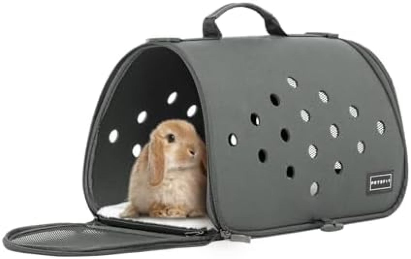 　　　 ◆◇◆売れている秘密◆◇◆ 【仕様】本体サイズ：40*23*23cm。本体の重さ：660g。 5kg以内の猫、4kg以内の犬に適用することをおすすめします。 通気性抜群：通気性が良いメッシュ素材と通気孔を使用し、ペットの様子も見れます。お外の日差しや新鮮な空気を快適に楽しめます。 折りたたみ式：コンパクトに折りたたんで収納できる折りたたみ式デザイン。場所を取らずに収納できるので、便利です。 高品質素材：高品質のEVA複合材料を採用し、安定感があり形も崩れにくい。耐摩耗性にも優れています。 仕様：本体サイズは40*23*23cmで、重さは660g。5kg以内の猫、4kg以内の犬に最適。商品保証も充実しており、万が一の際には返品や交換対応いたします。 　　　◆◇◆注意事項◆◇◆ご覧のモニターの環境、撮影環境により実物と色味が異なって見える場合がございます。湿った状態で他のものと擦り合わせると色が移る恐れがあります。濃色品の洗濯時は、白色、淡色と分けて洗ってください。説明 【仕様】本体サイズ：40*23*23cm。本体の重さ：660g。 5kg以内の猫、4kg以内の犬に適用することをおすすめします。 通気性抜群：通気性の良いメッシュ素材と通気孔を使用し、ペットの様子を見ながらお外の日光や新鮮な空気を楽しませます。 コンパクト設計：折りたたみ式でコンパクトに収納でき、スペースを節約。持ち運びも便利です。 高品質：EVA複合材料を採用し、安定感があり形も崩れにくい。メッシュも耐久性や耐摩耗性に非常に優れています。 万全の商品保証：商品発送前に検品し、不良品があれば返品交換対応。ご安心してお買い求めください。