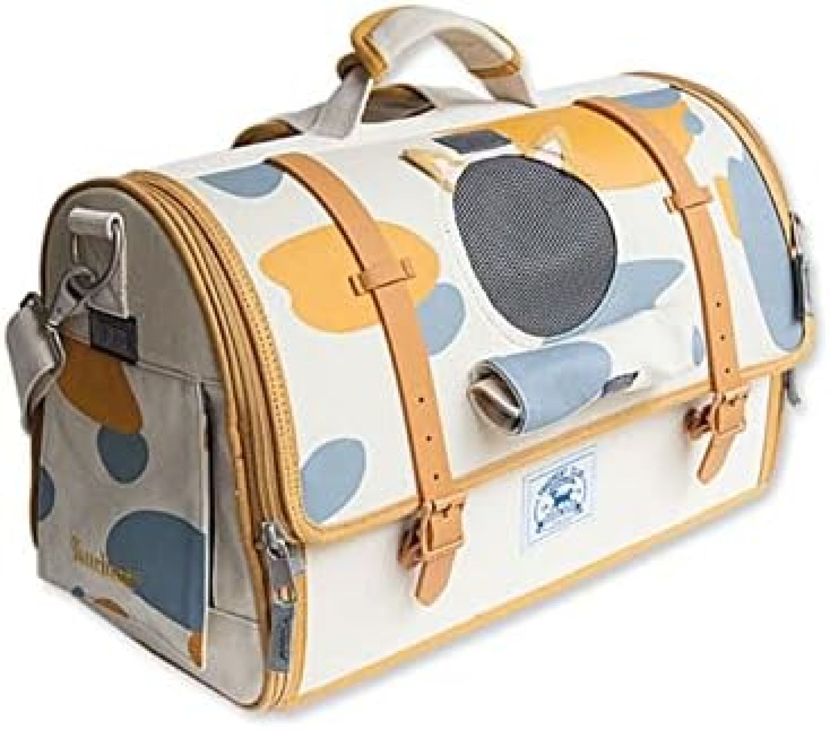 　　　 ◆◇◆売れている秘密◆◇◆ 【優れた材質で大容量】Mサイズ：M-42*18*29cm（5KG以下） 。L-46*20*31cm（7KG以下）。材質：キャンバス。おすすめのペット：猫（＜7.5kg）、小型犬(＜5kg）、うさぎ、小動物。受診に行く、ドライブ、キャンピング、旅行、通院、散歩、災害避難などのお出かける時に非常に役に立ちます。 【通気性抜群】両側と正面にメッシュ窓があり、ペットに快適な空気を提供。高品質のメッシュ素材は引っ掻きにも強く安心。 【4wayキャリア】手持ち、肩掛け、スーツケースにも変形可能。柔らかなハンドルと丈夫なショルダーストラップで使い勝手が良い。 【お出かけに最適】獣医への定期健診、アウトドア旅行、お散歩、ショッピングなどさまざまなシーンに活躍。長さ調節可能な肩ベルト付き。 【安心のアフターサービス】質問や不明点があればいつでもお問い合わせください。24時間以内に返答いたします。お客様の満足を第一に考えます。 　　　◆◇◆注意事項◆◇◆ご覧のモニターの環境、撮影環境により実物と色味が異なって見える場合がございます。湿った状態で他のものと擦り合わせると色が移る恐れがあります。濃色品の洗濯時は、白色、淡色と分けて洗ってください。説明 猫用リュック型ペットキャリーバッグ 3way キャンバス製 軽量 耐荷重7Kg ホワイト M-42*18*29cm【優れた材質で大容量】Mサイズ：M-42*18*29cm（5KG以下） 。L-46*20*31cm（7KG以下）。材質：キャンバス。おすすめのペット：猫（＜7.5kg）、小型犬(＜5kg）、うさぎ、小動物。受診に行く、ドライブ、キャンピング、旅行、通院、散歩、災害避難などのお出かける時に非常に役に立ちます。 通気性抜群：両側と正面にメッシュ窓があり、ペットに新鮮な空気を供給し、窮屈感を軽減します。高品質の材料で引っ掻き傷にも強いです。 4wayキャリー：柔らかな素材のハンドルと使いやすいショルダーストラップが付いており、様々なスタイルで使用可能。獣医やアウトドアでの利用に最適です。 お出かけ便利：長さ調節できる肩ベルトやスリング、ポケット付きでペットのおもちゃやスナックを持ち運ぶのに便利。様々なシーンで活躍します。 アフターサービス：ご不明点や質問があればいつでもお問い合わせください。24時間以内に返答致します。