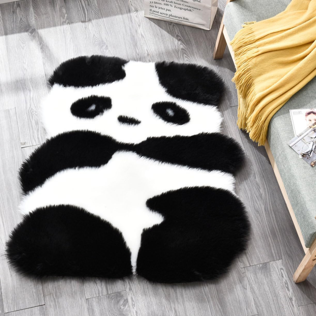 　　　 ◆◇◆売れている秘密◆◇◆ 【仕様】サイズ：60*90cm 90*100cm 75*120cm　 機能：防音〜防ダニ〜抗菌〜消臭　洗える、上質の材料、抗菌防臭、滑り止め付き、防音、保温、手洗い エントランスマット 玄関マット オールシーズン対応 【ふわふわ】毛皮のようなフェイクファーと優しい色味で柔らかい空間を演出するラグ。ずっと触っていたくなるような、毛足の長いふかふか具合に癒されます。 【おしゃれなラウンド型】テーブルやベッドの足元に置くだけでインテリアが洗練される円形マット。　 お部屋のアクセントになること間違いナシのお洒落アイテムです。 【一人暮らしをプチ贅沢仕様に】大学生や社会人の新生活や単身赴任のワンルームなど1人暮らしにもピッタリなムートンフリースの敷物はひとり用のカーペット替わりに。　 北欧風のシンプルでおしゃれなフェイクファーが映画やゲームティータイムなどのおうち時間をラグジュアリーに彩ってくれます。 【お手入れ簡単?プレゼントに！】手洗い?洗濯機洗いできるのでお手入れ簡単です。おうちで洗えて、いつても清潔に。新築祝いや結婚祝い、引っ越し祝いなど、新学期や新生活には欠かせない?　 男女問わず、学生から社会人まで、どの年代の方でもご利用いただけるデザインなので、お子様、ご兄弟、ご姉妹、ご友人、ご親戚などへの贈り物にぴったり。 商品発送のタイミング：通常、ご注文から2〜3日営業日内を目安にご発送致しております。 商品到着のタイミング：通常、ご発送から6〜8日営業日以内に到着いたします。 土曜?日曜?祝日?繁忙期明けには配送が混雑いたしますので、お届け時間は多少前後する場合がございます。納期の確認等はごメールにてお気軽にお問い合わせ下さいませ。 　　　◆◇◆注意事項◆◇◆ご覧のモニターの環境、撮影環境により実物と色味が異なって見える場合がございます。湿った状態で他のものと擦り合わせると色が移る恐れがあります。濃色品の洗濯時は、白色、淡色と分けて洗ってください。説明 -