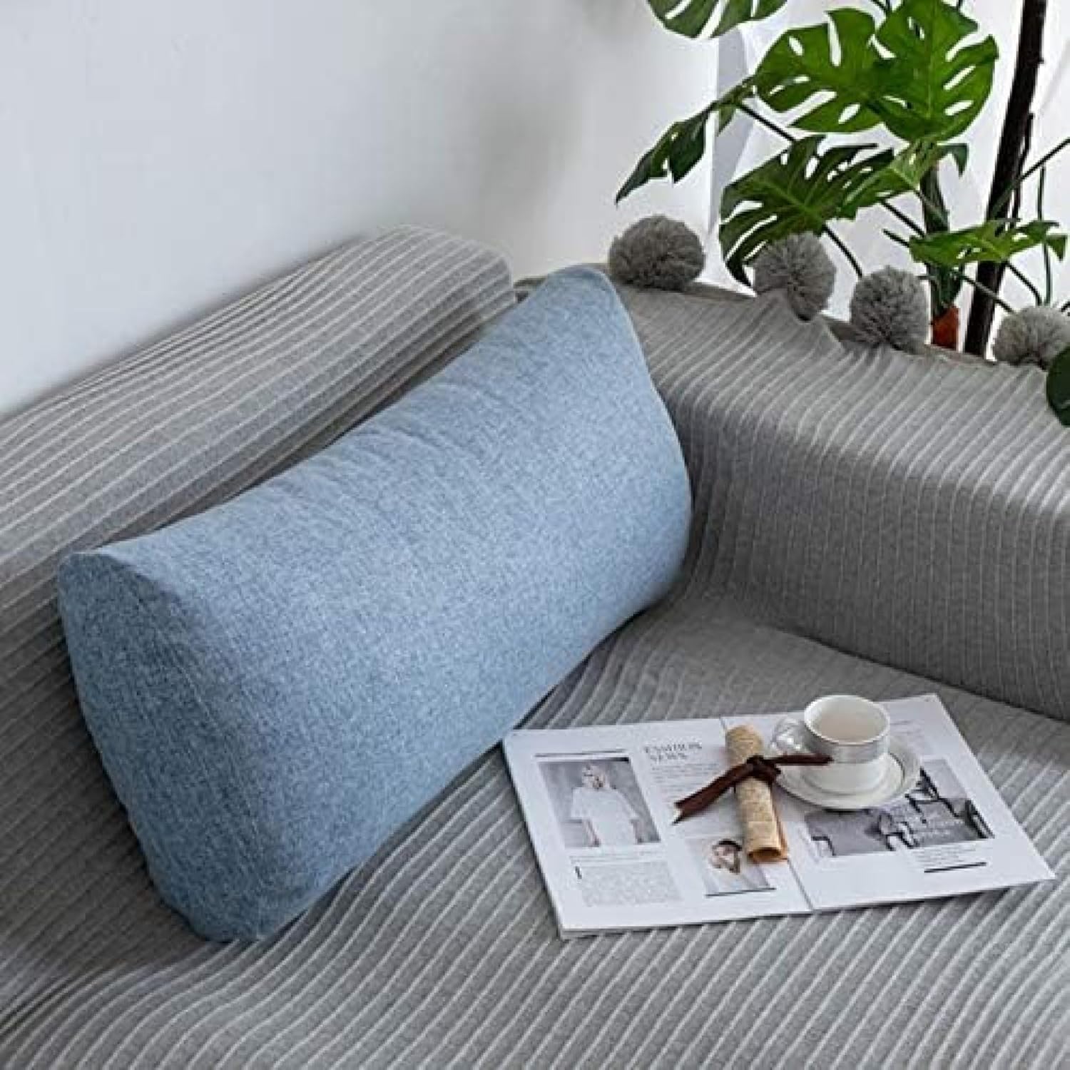 　　　 ◆◇◆売れている秘密◆◇◆ ●【製品仕様】：サイズ：横*縦*高さ 30*50*20cm 大きいけど軽い、使いに便利です！　【最新型三角クッション】最新型三角クッションの形は背骨のS型にフィットする曲線です。高反発クッションのため、あなたの肩から腰までしっかり支えます。理想の姿勢をキープします。 【多目的デザイン】：スマホやリモコンを入れるのに便利なポケット付き！運転、テレビ鑑賞、読書、寝る、リラックスの際に便利です。子供たちが頭をぶつけないよう理想的な設計。 【簡単クリーニング】：取り外し可能で洗える枕カバーはジッパー付きで簡単に取り外し可能。柔らかく耐久性のある素材でお手入れも簡単です。 【快適なサポート】：頭、頸椎、腰椎の圧力を解放し、人間工学に基づいたデザインで快適なサポートを実現。読書やテレビ視聴に最適！ 【多用途に対応】：標準的なベッドやデイベッド、ソファ、窓の敷居などに快適に設置可能。背中のサポートが必要な場面で幅広く活用できます！ 　　　◆◇◆注意事項◆◇◆ご覧のモニターの環境、撮影環境により実物と色味が異なって見える場合がございます。湿った状態で他のものと擦り合わせると色が移る恐れがあります。濃色品の洗濯時は、白色、淡色と分けて洗ってください。説明 -