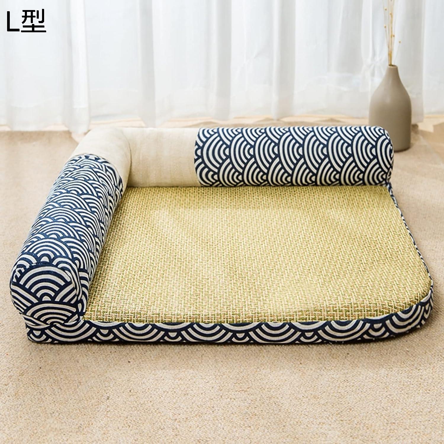 　　　 ◆◇◆人気の秘密◆◇◆ 【接触冷感】クッション座面は夏の寝具と同じ品質の接触冷感生地！ペットベッドは優質な材質を採用して、耐摩耗性があります。型崩れしにくいよう、高弾力性のPPコットンをたっぷり詰め込んでいます。ペットに快適なベッドを提供してくれます。 【軽量&amp;快適】犬用ベッドは軽いので、どこでも持ちやすいです。可愛いスクエア型で、手足が伸ばしやすい。ペットに快適で眠気の環境を提供することができる。 納期について、お支払い確定後在庫のある商品は通常7〜10営業日ほどでのお届けとなります。祝日になると出荷時間が少し遅くなります。ご理解をお願い致します。 【洗える】マット汚れたら、洗濯機で繰り返し洗え、とても便利で、いつでも清潔を保ちます。汚れては困る場所にサッと敷くだけ、もちろん室内でも！アウトドアで、室内で、車内で。いつでもどこでも大活躍です。 【使用シーン】夏用ベッドに早変わり！愛犬?愛猫があなたのそばで安心してうたた寝できる場所を作れます。各種類の犬、猫、うさぎまた他の小動物に適用する汎用性の高いペット用ベッドです。 　　　◆◇◆注意事項◆◇◆ご覧のモニターの環境、撮影環境により実物と色味が異なって見える場合がございます。湿った状態で他のものと擦り合わせると色が移る恐れがあります。濃色品の洗濯時は、白色、淡色と分けて洗ってください。説明 大切な家族だから健康で長く一緒に暮らして ほしい、愛犬のための『最高の寝床』を用意してあげましょう☆☆★ペットベッド 小型犬 中型犬 大型犬 ペット ベッド 猫 犬 犬ベッド 猫ベッド 洗えるマット ペットクッション 可愛い おしゃれ ひんやり 夏用 冷感 暑さ対策 メッシュ コットン 洗える スクエア型 ドーム型 ペット用品 姫系 クッション あったか 暖かい ?中症 ねこ ふわふわ かわいい 丸型 丈夫 動物 耐噛み用 寝床 多頭飼い ソファ もこもこ おしゃれ ウェイキューブハウス 寝床 ペットマット キャンバス 犬ベッド カバーを外して洗える カウチベッド ペットソファ 綿100％ ワンちゃん 室内用 猫寝袋 折り畳み式 ドライブベッド ドライブボックス ドライブシート 着脱可能 取り外し 湿気遮断 大型犬 猫 保温 防寒 防風【商品説明】★厚めの生地を使い、中綿をたっぷり入れてありますので、耐久性もあります。★表面に施された綿毛素材はとても柔らかく、肌ざわりも最高。★そして内部には優れた品質の立体綿を採用。弾力性とクッション性を兼ね備えた素材が特徴です。★スリップ防止機能を施した底面と耐変形のフォームにより、形崩れせずベッドが移動してしまうのを防ぎます。★適用：全種類の猫、トイプードルやチワワ、ミニチェアダックス、ポメラニアン、 ヨークシャー?テリア、ミニチュア?シュナウザー、シー?ズー、マルチーズ等の小型犬、うさぎなどの小動物対応できます。【注意事項】★この製品はペット用です。その他の目的には使用しないでください。火気や暖房器具のそばに置いたり、煙草の火を近づけないでください。火災の原因になります。★手洗いは可能ですが、色落ちしたり、型崩れする場合が ありますので、他の物と一緒に洗わないでください。★蛍光増白剤が入っていない洗剤を使用してください。★濡れたままの長時間の使用?放置などで色落ち?色移りすることがありますのでご注意ください。★洗濯後は完全に乾燥させてからご使用ください。乾燥機やドライヤーなどを使用すると、変形や収縮のおそれがありますので、ご注意ください。★本体のサイズはちょっと大きいので、商品は圧縮されてお送りいたします。★モニターの発色や写真の写り具合によって実際の物と色が多少異なる場合がございます。★マニュアルで測定されたデータので、1〜3cmの誤差があることは予めご了承ください。★商品到着時間について：通常7~15日（特別な状況を除いて）