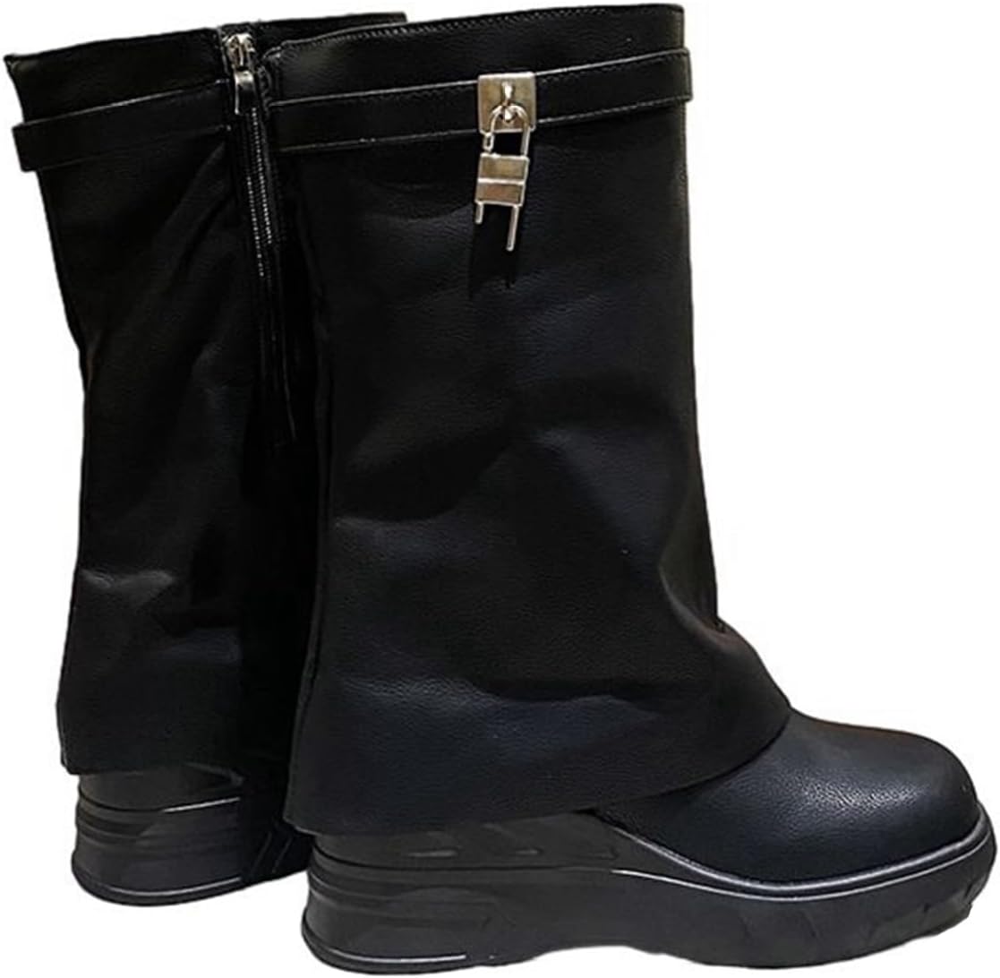 　　　 ◆◇◆売れている秘密◆◇◆ ヒール：8cm　筒高：23.5cm　【ウェッジ】しっかりしたウェッジソールが体重をしっかりと支えてくれるので、8mヒールでも長時間歩いても疲れにくいです。女性らしいデザインのラウンドトゥのロングブーツ。シンプルな設計ですが、エレガントで大人っぽい着こなし。 【サイドジップ】付だから、普段は紐を結んだり解いたりといった手間もかからず、着脱がしやすく便利。脱ぎ履きしやすい。忙しい朝に助けます。軽くて通気性良く疲れにくいです。 【滑り止め】靴底は耐磨耗性と防滑などに優秀れたゴムを採用し、凸凹の滑り止めのソールをデザインしますので。雨や雪の日でも、滑りにくいです。 【ゆったり筒周り】ワイドな筒周りなのに、すらっと美脚に見える！スタイルアップブーツが誕生。 本革よりも雨や水に強いオリジナル素材のPUは、本革よりも雨や水に強いんです。耐久性や素材への強いこだわりから生まれました。 【場合】カジュアルにもコスプレにも！ ガーリー系から大人綺麗系まで、さまざまなシーンに合うマストアイテム。　ロングスカートやショートパンツにピッタリですオシャレ着に合わせたり、コスプレにも応用できます。レトロでかわいいデザインは、洋服だけでなく着物などの和装にも似合います。 卒業式の袴コーデに合わせてもカワイイですよ?季節 を 問わず 春 夏 秋 冬 年間 を通して ご利用いただけます。 　　　◆◇◆注意事項◆◇◆ご覧のモニターの環境、撮影環境により実物と色味が異なって見える場合がございます。湿った状態で他のものと擦り合わせると色が移る恐れがあります。濃色品の洗濯時は、白色、淡色と分けて洗ってください。説明 -