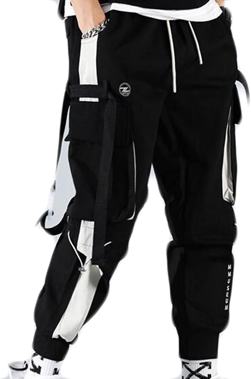 　　　 ◆◇◆売れている秘密◆◇◆ 素材構成：ポリエステル95（%）??【サイズ表】M〜3XL備考：商品は標準サイズに差別がある場合がございます。予め、ご了承ください。【M】：オススメ身長：155-165cm　オススメ体重：45-55kg 【L】： オススメ身長：165-175cm　オススメ体重：55-62kg 【XL】：オススメ身長：170-180cm　オススメ体重：62-70kg 【2XL】：オススメ身長：180-185cm　オススメ体重：80-85kg 【3XL】：オススメ身長：175-185cm　オススメ体重：70-80kg 【カーゴパンツ】ディティールは機能性のあるマルチポケット仕様。便利なポケット付き、散歩や近所へのお出かけならバッグなしで出かけられる。スリムフィットテーパードのジョガーパンツなので裾まですっきり見える。細身シルエットで全身スッキリ見え！ロングトップスとも相性抜群。 【ジョガー】スリムフィットテーパードのジョガーパンツなので裾まですっきり見える。ルームパンツとしてだけでなく、カジュアルにもきれいめにも合わせられるシンプルなデザイン。ウエストが引きひも式で調節できます、両側にポケット付き、実用でファション感がある一着です。 【ストリートファッションデザイン】アーバンスタイルのズボンは、さまざまなストリートスタイルや若々しいポップな要素を体験させます。大きなポケットデザイン、よりスタイリッシュで便利です。すごくポップなサルエルパンツです！レディースやダンスにも大人気です。 【若者に大人気】トレンド感たっぷり。九分丈テーパード風パンツ。たっぷりしたデザインで締め付け感もなく、穿いていることを忘れてしまいそうな軽い穿き心地。シンプルでゆったりとしたデザインで、男女問わずお使いいただけますよ。 　　　◆◇◆注意事項◆◇◆ご覧のモニターの環境、撮影環境により実物と色味が異なって見える場合がございます。湿った状態で他のものと擦り合わせると色が移る恐れがあります。濃色品の洗濯時は、白色、淡色と分けて洗ってください。説明 適度なゆとりを持たせルーズフィットシルエットで、気軽に使えるイージーな履き心地。それに生地はしっかりとした質感で、肌触りもよく、ハリがあり、耐久性に優れている。 シンプルなラインが今年らしい9分丈ジョガーパンツ、さらりとした生地が通気性が良く、軽くて履き心地抜群です。 弾性のある紐はしっかりとしたウエストバンドに合わせて、体型に合わせてサイズを調整できるので快適に穿くことができます、きれいなシルエットに魅せられます。 さらっと快適な着心地を保ち吸汗速乾性に優れたポリエステル素材を採用します。 ビッグシルエットのトップスと合わせてストリートに履くも良しな万人に好かれる魅惑のバルーンシルエット。 手触り良く風合い豊に仕上げ、シンプルなデザインを採用、上品さを実現しました。 生地はしっかりとした質感で、肌触りもよく、ハリがあり、耐久性に優れている。 シンプルでおしゃれなデザイン、スポーツはもちろん、ダンス衣装または日常着として、Hiphopファション感とスタイルの良い一着です。 S[パンツ丈]:89cm[ヒップ]:96cm[モモ幅]:55cm [裾口]:11cmM[パンツ丈]:91cm [ヒップ]:102cm[モモ幅]:58cm [裾口]:12cmL[パンツ丈]:93cm[ヒップ]:106cm[モモ幅]:61cm [裾口]:12.5cmXL[パンツ丈]:95cm [ヒップ]:110cm[モモ幅]:64cm [裾口]:13cm2XL[パンツ丈]:97cm[ヒップ]:114cm[モモ幅]:67cm [裾口]:13.5cm3XL[パンツ丈]:100cm [ヒップ]:118cm[モモ幅]:70cm [裾口]:14cm ご購入の前にこちらを必ずお読みいただき、ご了承の上お買い求めください。商品写真はできる限り実物の色に近づけるよう加工しておりますが、お客様のお使いのモニター設定、お部屋の照明等により実際の商品と色味が異なる場合がございます。摩擦(特に湿った状態)や、汗や雨などで濡れたときは他の衣類や下着に移染する場合がございます。また淡色物に色移りする場合がございますので、お洗濯後はすみやかに(脱水、乾燥等)するようにお願いいたします。オールプリント生地の商品については、生地の裁断?縫製方法により写真と同様の柄が出ない場合がございます。商品によってはシワが付きやすく、畳みジワ、折りジワなどが強く出る場合がございます。洗濯タグ?品質表示に従ってアイロンまたは、スチームアイロンをかけていただく事をおススメします。【安心品質保証】製品に何の問題がございましても、24時間以内に必ず返信しておりますので。販売の権限を受けられた販売業者によって購入された場合だけアフターサービスを提供いたします。 万が一、商品の不良など問題がありましたら「アカウントサービス」→「注文履歴」→「販売」→「質問する」から、ご連絡をいただきますようお願い申し上げます。 カーゴパンツ メンズ ロングパンツで魅せる最新itemが登場? 【履き心地】 【Hiphopファション】 【ウエストゴム調節】 【サラサラ素材感】 オシャレだから、コーディネートやすい、簡単な上着と組み合わせてもかっこいいです！スポーツパンツ、ダンスパンツ、カジュアルパンツとしてもきっと重宝します。 サイズ参考