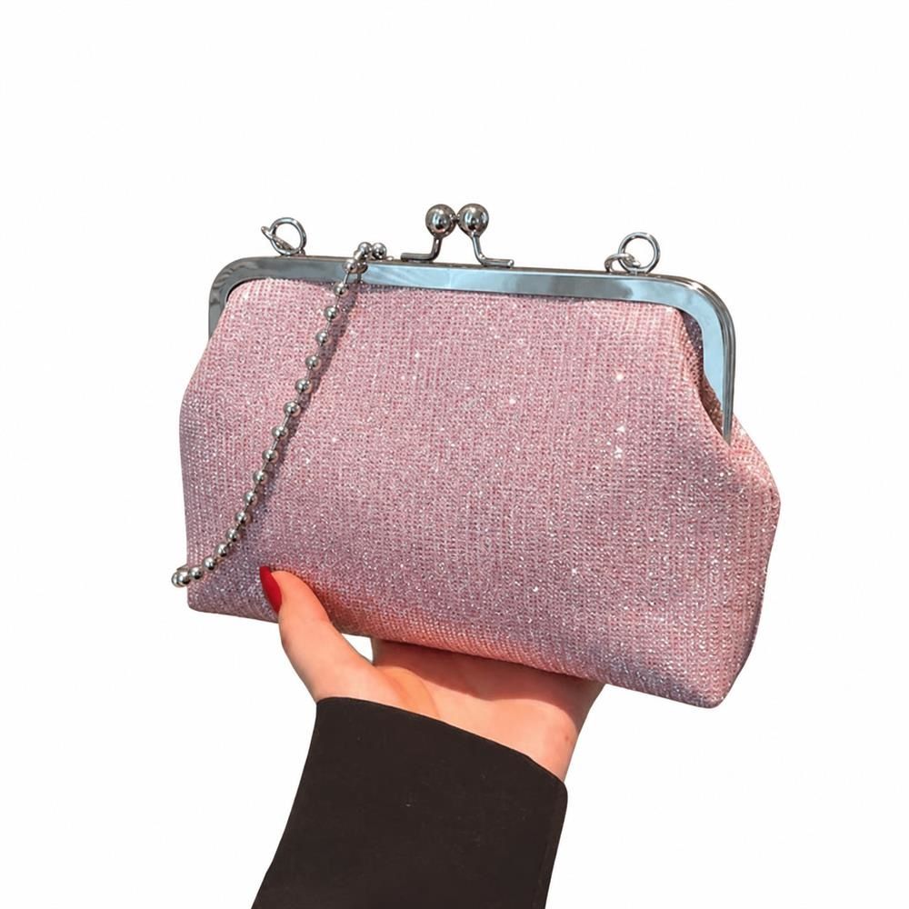 　　　 ◆◇◆売れている秘密◆◇◆ 【上品な輝きと華やかさ】繊細なグリッターが光を反射し、上品な華やかさを演出するレディースショルダーバッグです。がま口デザインのクラシカルなフォルムが女性らしさを引き立て、シンプルなコーディネートのアクセントになります。パーティーや普段のお出かけにも映える華やかなパーティーバッグです。 【便利な2WAY仕様】取り外し可能なチェーンが付いた2wayミニバッグです。肩掛けや斜め掛けができるチェーンバッグとしてカジュアルに使えるだけでなく、チェーンを外せば上品なクラッチバッグとしても活躍します。その日のスタイルやシーンに合わせて、自由に使い分けが可能です。 【見た目以上の収納力】コンパクトなサイズ感ながら、スマホやリップ、鍵などの必需品をしっかり収納できるミニショルダーバッグです。開口部ががま口仕様で大きく開くため、中身が見やすく荷物の出し入れもスムーズです。ちょっとしたお出かけやサブバッグとしても重宝します。 【細部までこだわった】耐久性に優れた素材を使用し、丁寧な縫製で仕上げられたなチェーンショルダーバッグです。軽量設計で肩への負担が少なく、長時間の使用でも快適にお使いいただけます。型崩れしにくいしっかりとした作りで、いつでも美しいシルエットをキープします。 【幅広いシーンとギフトに】結婚式や二次会、謝恩会などのフォーマルなシーンから、女子会やデートなどのカジュアルなお出かけまで幅広く活躍するショルダーバッグです。されたデザインは年齢を問わず使いやすく、彼女や友人への誕生日プレゼント、大切な記念日のギフトにも最適です。 　　　◆◇◆注意事項◆◇◆ご覧のモニターの環境、撮影環境により実物と色味が異なって見える場合がございます。湿った状態で他のものと擦り合わせると色が移る恐れがあります。濃色品の洗濯時は、白色、淡色と分けて洗ってください。説明 【華やかなグリッターデザイン】キラキラと輝く上品なグリッター素材を使用したがま口バッグです。光の角度で表情を変える美しい輝きが、コーディネートに華やかさをプラスします。されたシルエットのレディース ショルダーバッグで、持つだけでトレンド感溢れる大人可愛いスタイルが完成します。 【便利な2WAY仕様】取り外し可能なチェーンが付いており、斜めがけバッグとしても、チェーンを外してクラッチバッグとしても使える2WAY仕様です。開閉部にはワンタッチで開くがま口デザインを採用し、荷物の出し入れもスムーズ。気分やシーンに合わせてスタイルを自由に変えられます。 【軽やかで快適な使い心地】軽量設計のミニバッグなので、長時間肩に掛けても疲れにくく快適です。コンパクトな見た目ながら、スマホやリップ、鍵などの必需品をすっきりと収納可能。美しいチェーンバッグの細身チェーンは、衣服を傷つけにくく、デイリーユースから特別な日まで大活躍します。 【丁寧なディテールと耐久性】しっかりとしたがま口の金具は、開閉がスムーズで耐久性に優れています。グリッターが落ちにくい加工を施しているため、美しい輝きが長く持続します。細部まで丁寧に仕上げられたこのがま口バッグは、型崩れしにくく、日常使いでも美しい状態を保ちます。 【幅広いシーンに映える】結婚式や二次会などの華やかなフォーマルシーンのパーティーバッグとしてはもちろん、カジュアルなデートや女子会にもぴったりです。上品でスタイリッシュなデザインなので、大切なパートナー、友人、ご家族への誕生日や記念日のプレゼントとしても大変喜ばれる逸品です。