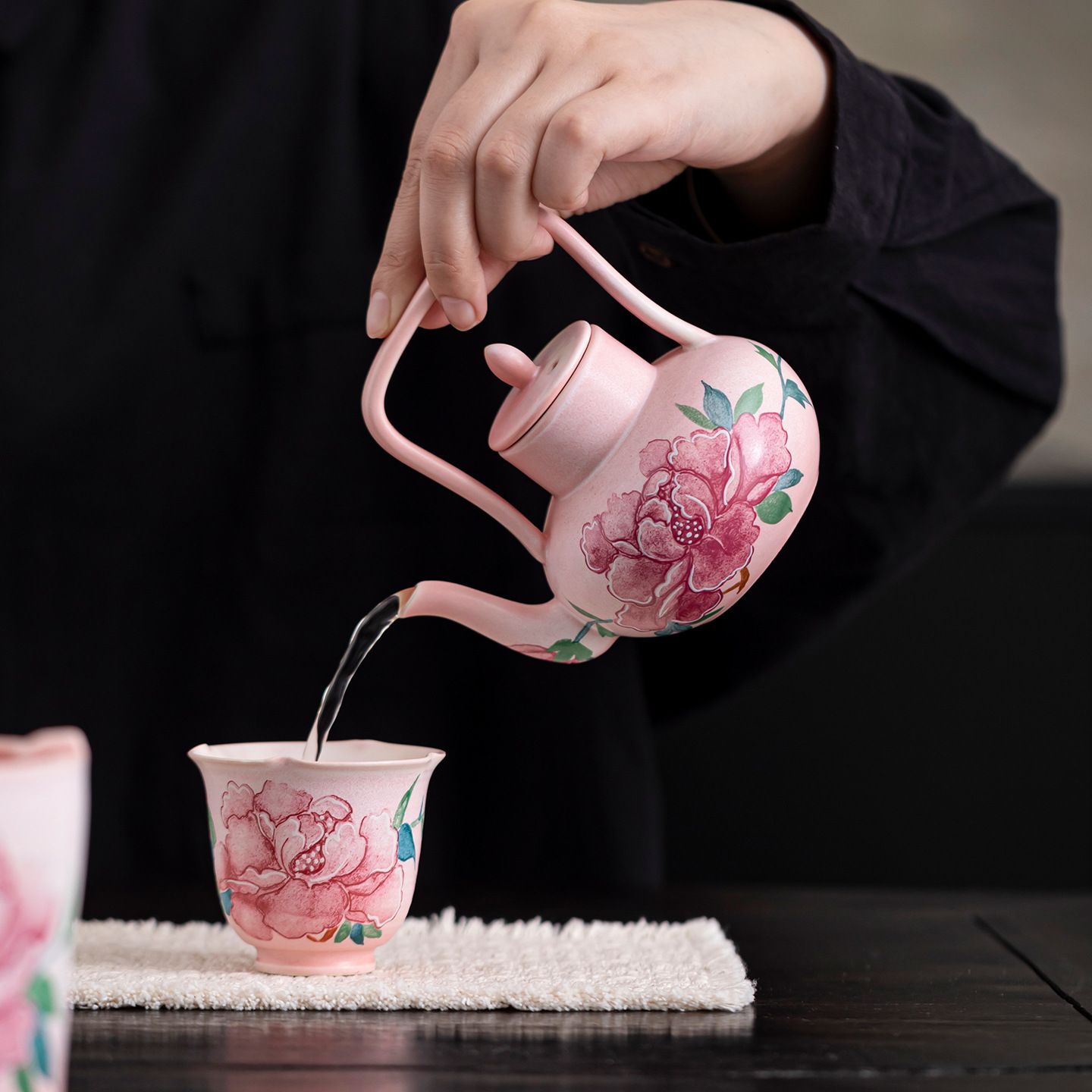 Nartoostonの急須 ティーポット 持ち手付き 陶器 牡丹 花柄 おしゃれ 中国茶器 茶壺 土瓶 煎茶 台湾茶 セラミック 耐熱 窯変 お茶 和風 レトロ 来客用 ギフト 贈り物｜アングル2
