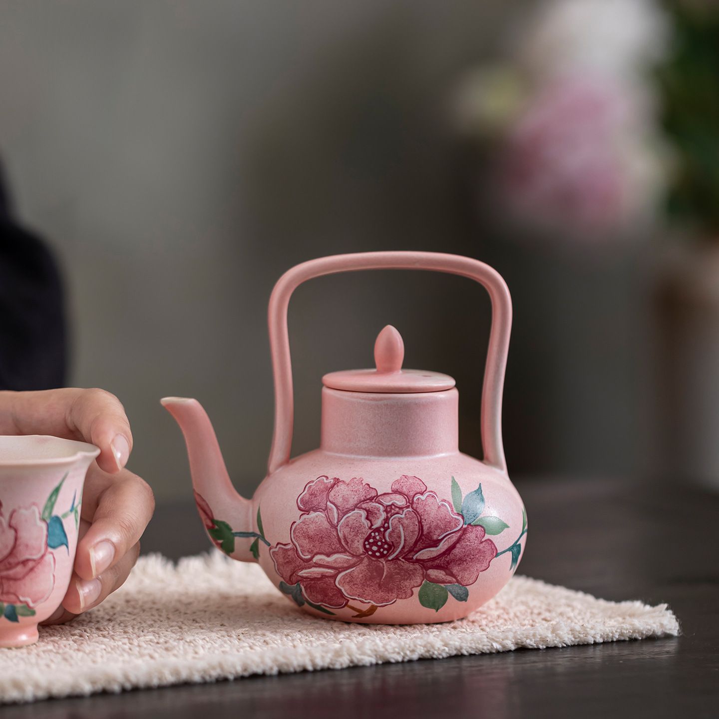 Nartoostonの急須 ティーポット 持ち手付き 陶器 牡丹 花柄 おしゃれ 中国茶器 茶壺 土瓶 煎茶 台湾茶 セラミック 耐熱 窯変 お茶 和風 レトロ 来客用 ギフト 贈り物｜アングル3