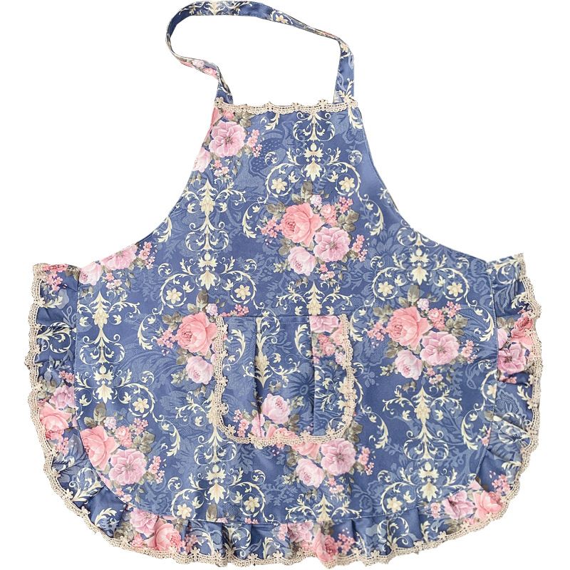 　　　 ◆◇◆売れている秘密◆◇◆ 【華やかな花柄デザイン】上品なフレンチレトロ風の花柄エプロンは、胸元と裾にあしらわれた繊細なレースが魅力のフリルエプロンです。クラシカルな雰囲気を纏う大人可愛い首掛けエプロンを身につけるだけで、毎日の家事や料理の時間がドレスアップしたかのような特別なひとときに変わります。 【優れた防汚機能】しっかりと汚れを防ぐキッチンエプロンは、調理時の油跳ねや水しぶきから大切な洋服を守る実用的な作業用エプロンです。胸元から膝上まで広範囲をカバーするデザインで、お気に入りの洋服を清潔に保ちます。毎日の調理や水仕事、軽作業をストレスなく快適にサポートします。 【便利なポケット付き】フロント部分に便利なポケット付きエプロンなので、スマホやレシピなどの小物をスマートに収納できます。家事の最中も動きやすいワークエプロンです。首紐を結んで長さを調整できる首掛けエプロンのため、自分の体型に合わせて心地よく身体にフィットさせることができます。 【丁寧な縫製と耐久性】細部まで丁寧に縫製されたレディースエプロンは、繰り返し洗濯しても傷みにくい丈夫な作りです。お手入れが簡単で、いつでも綺麗なおしゃれエプロンの風合いを維持できます。サラッとした肌触りの良い生地を採用しており、汗ばむ季節でもベタつかずに快適に着用いただけます。 【大切な方へのギフトにも】華やかでかわいいエプロンは、ご自宅用にはもちろん、母の日や誕生日、結婚祝いなどのプレゼント用エプロンとしても喜ばれます。幅広い年代の女性に馴染む上品なデザインで、毎日の暮らしに彩りを添えるギフト用エプロンとして心温まる特別な贈り物に最適です。 　　　◆◇◆注意事項◆◇◆ご覧のモニターの環境、撮影環境により実物と色味が異なって見える場合がございます。湿った状態で他のものと擦り合わせると色が移る恐れがあります。濃色品の洗濯時は、白色、淡色と分けて洗ってください。説明 【華やかなフレンチレトロデザイン】上品な花柄と繊細なレースフリルがあしらわれたエプロンおしゃれデザインです。クラシカルで大人可愛い雰囲気を演出し、キッチンに立つ時間をより華やかに彩ります。身に着けるだけで気分が上がるフレンチカントリー風の可愛いエプロンをお届けします。 【水や汚れに強い実用性】はっ水加工が施されたエプロン防水素材を使用しており、キッチンでの洗い物や料理中の油跳ねから衣類をしっかりガードします。エプロンレディース用として、毎日の家事をより快適にサポートし、お気に入りの洋服を清潔に保つことができます。 【首掛けタイプで着脱も簡単】首への負担が少ないエプロンホルターネック仕様で、ご自身の体型に合わせて簡単にフィット感を調整できます。バックの紐を結ぶだけでサッと着用できるため、忙しい家事の合間でもスムーズに着脱が可能な便利なエプロンです。 【便利な大きめポケット付き】エプロン前ポケットを中央に配置し、スマートフォンやメモ帳、キッチンタイマーなどの小物をすっきりと収納できます。耐久性に優れた丁寧な縫製仕上げで、繰り返しの洗濯でも型崩れしにくく、お手入れが簡単なワークエプロンです。 【様々なシーンやギフトに最適】ご自宅用のエプロンキッチン用としてはもちろん、カフェや料理教室、ガーデニングなど幅広いシーンで活躍します。おしゃれで実用的なエプロン大人用は、母の日や誕生日、新築祝いなどの大切な方へのプレゼントにも大変喜ばれるプレゼントとしてもおすすめです。