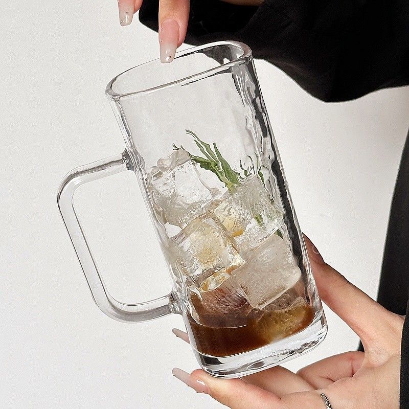 ガラスコップ 取っ手付き スクエア マグカップ 槌目模様 耐熱ガラス ジョッキ ビールグラス 四角 持ち手付き コーヒー 大容量 おしゃれ