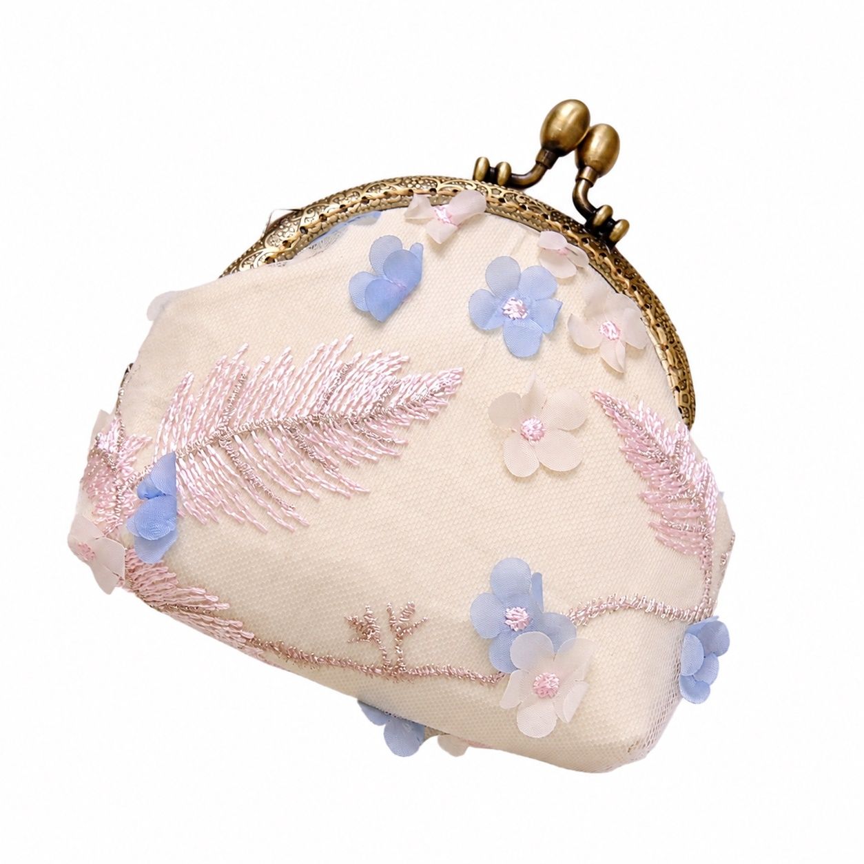 　　　 ◆◇◆売れている秘密◆◇◆ 【華やかな立体花モチーフ】優しいパステルグリーンのチュール素材に、光り輝くスパンコールと立体的な花飾りが施された上品ながま口ポーチです。中華風のレトロな美しさと現代のフェミニンさが融合し、持っているだけで気分が華やぐ上品なミニバッグに仕上げました。 【開閉しやすいがま口設計】アンティークゴールドの美しい金具を採用した開け閉めしやすいがま口財布です。口が大きく開くため中身が見やすく、リップや鍵、アクセサリーなどの小物をスマートに収納できます。お出かけに欠かせない実用的な小物入れとして大活躍します。 【上品なパールチェーン付き】取り外し可能なフェイクパールチェーンが付属しており、エレガントなハンドバッグや肩掛けのミニショルダーバッグとしてもお使いいただけます。パーティーなどのフォーマルシーンからデイリーのお出かけまで、様々なコーディネートに彩りを添えます。 【丁寧なディテールと安心品質】細部までこだわった丁寧な刺繍とスパンコール加工により、耐久性に優れ長持ちします。肌触りの良いチュールネット生地は型崩れしにくく、しっかりとした金属フレームが中身を優しく守ります。長くご愛用いただけるなミニクラッチバッグです。 【大切な方へのギフトにも最適】浴衣や着物などの和装にはもちろん、中華ロリータや普段のおしゃれにも馴染むデザインです。おしゃれな女子高校生や大人の女性への誕生日プレゼント、クリスマスギフト、自分へのご褒美としても大変喜ばれるかわいいパーティーバッグです。 　　　◆◇◆注意事項◆◇◆ご覧のモニターの環境、撮影環境により実物と色味が異なって見える場合がございます。湿った状態で他のものと擦り合わせると色が移る恐れがあります。濃色品の洗濯時は、白色、淡色と分けて洗ってください。説明 【華やかな立体花デザイン】淡いグリーンと繊細なレースをベースに、きらめくスパンコールと立体的なお花をあしらった上品ながま口ポーチです。中華風のレトロな雰囲気とモダンな可愛らしさが融合したデザインで、持ち歩くだけで手元をパッと明るく華やかに彩り、毎日の外出がもっと楽しくなります。 【便利なパチンと閉まる口金】ヴィンテージ調のがま口財布は、開閉がスムーズで中身が見やすく、小銭やリップ、鍵などの小物をスマートに収納できます。しっかり閉まるがま口仕様の小物入れなので、カバンの中で中身が散らばる心配がなく、大切なアクセサリーやコスメを安全かつ綺麗に持ち運べます。 【2WAYで使えるパールチェーン】付属のパールチェーンバッグ仕様にすれば、ミニショルダーバッグとして肩掛けや斜め掛けも楽しめます。デイリーユースはもちろん、結婚式やパーティー、浴衣や着物を着る和装シーンのアクセントとしても大活躍。コーディネートをエレガントに格上げしてくれます。 【細部までこだわった上質仕上げ】一針一針丁寧に施された刺繍とスパンコールが、このレディースポーチにを与えています。丈夫なメッシュ生地を採用し、型崩れしにくく長く愛用できる仕様です。アンティーク調のゴールド口金がクラシックな美しさを引き立て、大人の女性にふさわしい逸品です。 【大切な方へのギフトにも最適】フェミニンで特別感のあるがま口バッグは、ご自身へのご褒美にはもちろん、母の日、誕生日、記念日のプレゼントとしても大変喜ばれます。おしゃれな大人女子やガーリーなスタイルが好きな女の子にぴったりな、実用性とデザイン性を兼ね備えた可愛らしいミニバッグです。