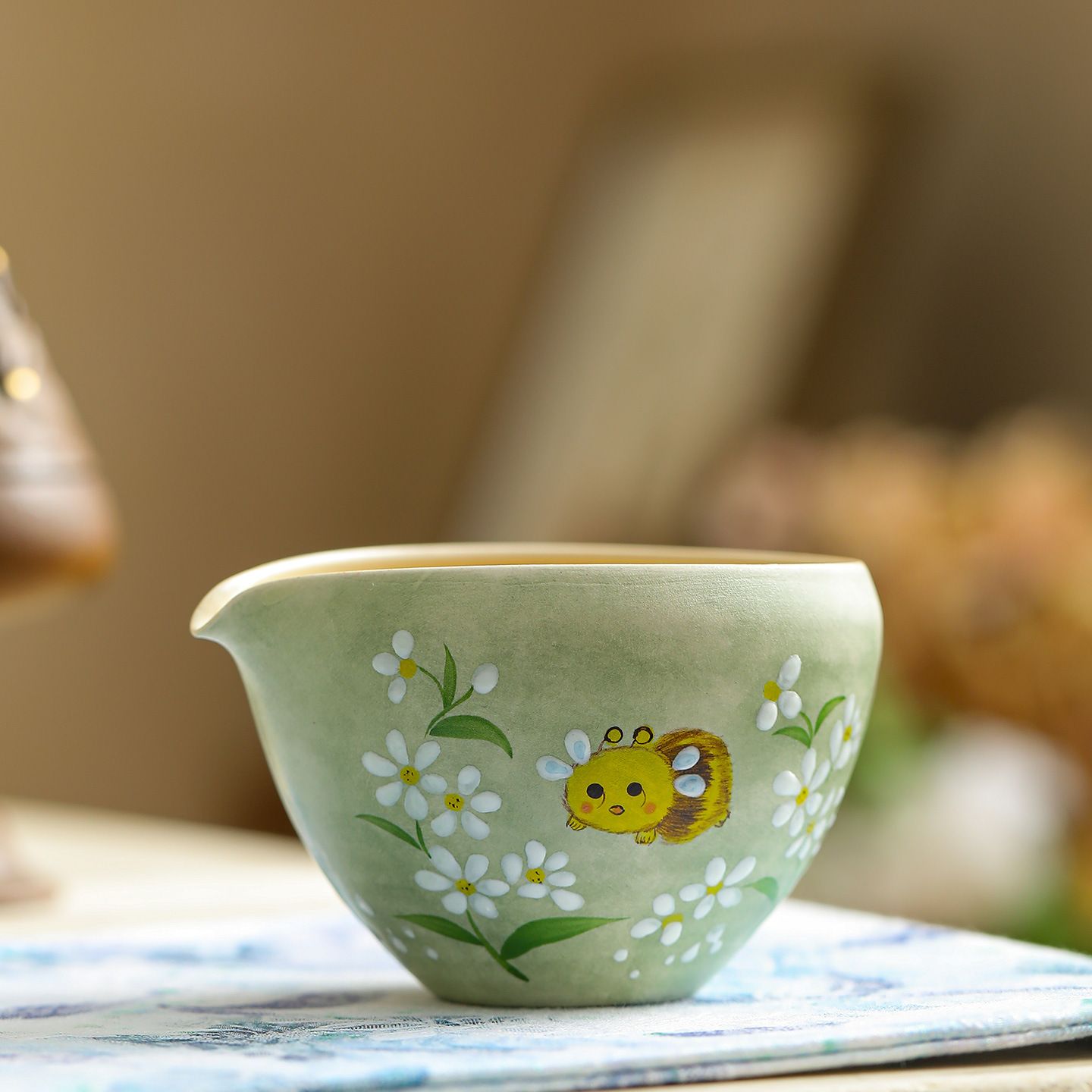 公道杯 手描き蜂 花柄 陶磁器 茶海 片口 注ぎ口付き 湯冷まし 中国茶道具 台湾茶 ...