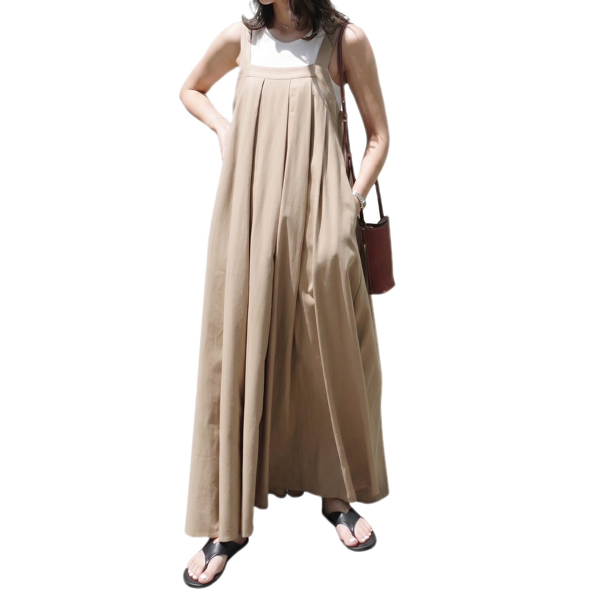 Rakuten - 【大人可愛い】 ジャンパースカート ロング ワンピース サロペットスカート レディース マキシ丈 春夏秋 ジャンスカ 体型カバー ゆったり Aライン フロントタック エプロンワンピース 裾広がり 重ね着 楽ちん ノースリーブ きれいめ カジュアル リネンタッチ 無地