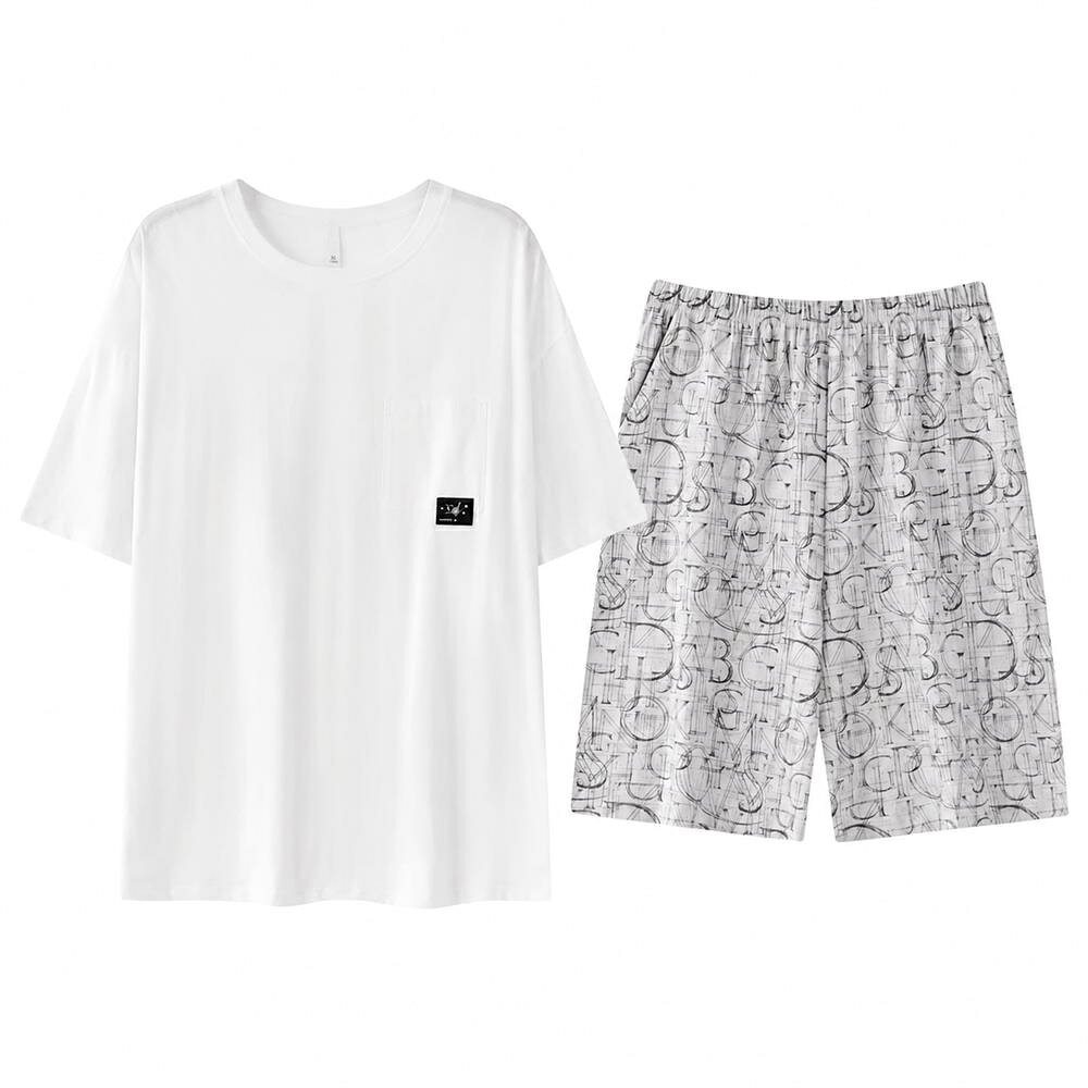 　　　 ◆◇◆売れている秘密◆◇◆ 【洗練されたデザインと素材感】このパジャマメンズ夏用は、清潔感のあるホワイトと落ち着いた柄の短パンを組み合わせた、おしゃれなルームウェア上下セットです。綿素材を使用しており、肌触りが柔らかく通気性も抜群。シンプルながらも洗練されたパジャマセットは、大人の男性にふさわしい上質なリラックスタイムを演出します。 【夏の暑さを快適に過ごす機能性】薄手でさらっとした質感が特徴のパジャマメンズ半袖は、汗をかいてもべたつきにくく、涼しい着心地をキープします。吸汗性に優れたこのルームウェアメンズ夏用は、蒸し暑い日本の夏でも快適に過ごせるよう設計されました。軽やかなパジャマ上下セットが、熱帯夜でも心地よい睡眠をしっかりサポートします。 【外出もできる万能なルームウェア】パジャマメンズ短パンセットは、普段着のような外観で、急な来客やコンビニへの外出にも対応できるおしゃれな寝巻きです。締め付け感のないゆったりとしたシルエットのルームウェアは、テレワークや休日のおうち時間にも最適。一日中着ていたくなるような、ストレスフリーな着心地を実現しました。 【耐久性に優れたな仕立て】厳選された綿素材を採用したパジャマメンズ夏用は、洗濯を繰り返しても型崩れしにくく、柔らかな風合いが長続きします。丁寧な縫製で作られたルームウェア上下セットは、耐久性にも優れており、日常使いにぴったりな寝巻きです。色落ちしにくいホワイトのパジャマは、清潔感を保ちやすく、お手入れも簡単です。 【幅広いサイズ展開とギフト対応】大きいサイズまで取り揃えたパジャマメンズ半袖は、体型を選ばずどなたでもリラックスして着用いただけます。自分へのご褒美はもちろん、父の日や誕生日のプレゼントとしても喜ばれるルームウェアメンズ夏用です。実用性とデザイン性を兼ね備えたパジャマ上下セットは、大切な方への贈り物に最適な一着です。 　　　◆◇◆注意事項◆◇◆ご覧のモニターの環境、撮影環境により実物と色味が異なって見える場合がございます。湿った状態で他のものと擦り合わせると色が移る恐れがあります。濃色品の洗濯時は、白色、淡色と分けて洗ってください。説明 【爽やかなデザイン】この夏用パジャマ メンズは、清潔感のあるホワイトの半袖Tシャツと総柄ハーフパンツの上下セットです。綿100素材を採用しており、肌に優しく通気性も抜群。シンプルなルームウェアとして、視覚的にも涼しさを演出し、暑い季節の夜を快適に彩るおしゃれなパジャマ メンズです。 【抜群の吸汗通気性】蒸し暑い熱帯夜でも快適に過ごせるよう設計された夏用ルームウェア メンズです。薄手の半袖上下セットは汗を素早く吸収し、ベタつきを抑えてサラサラの肌触りをキープします。良質な綿100のルームウェア メンズが、質の高い睡眠環境をサポートし、朝まで心地よい眠りを提供します。 【外出もできる万能スタイル】このパジャマ メンズは、寝間着だけでなく、急な来客や外出にも対応できるワンマイルウェアとしても活躍します。胸ポケット付きのデザインにより、ルームウェアのリラックス感と外出着のこなれ感を両立。オンオフ問わずマルチに使える便利なパジャマ メンズです。 【耐久性と柔らかな肌触り】厳選されたな綿100素材を使用したパジャマ メンズ 上下セットは、繰り返しの洗濯でも型崩れしにくく、長くご愛用いただけます。肌に馴染むルームウェアの柔らかな質感は、敏感肌の方にも最適。細部まで丁寧に仕上げられた、確かな品質のパジャマ メンズ 上下セットです。 【幅広いサイズ展開とギフト対応】ゆったりとした設計の大きいサイズまで取り揃えており、体型を選ばずリラックスして着用できるパジャマ メンズです。シンプルで洗練されたデザインは、父の日や誕生日などのプレゼントにも最適。大切な方へ贈るルームウェアとして、快適な夏のご褒美に最適なパジャマ メンズです。