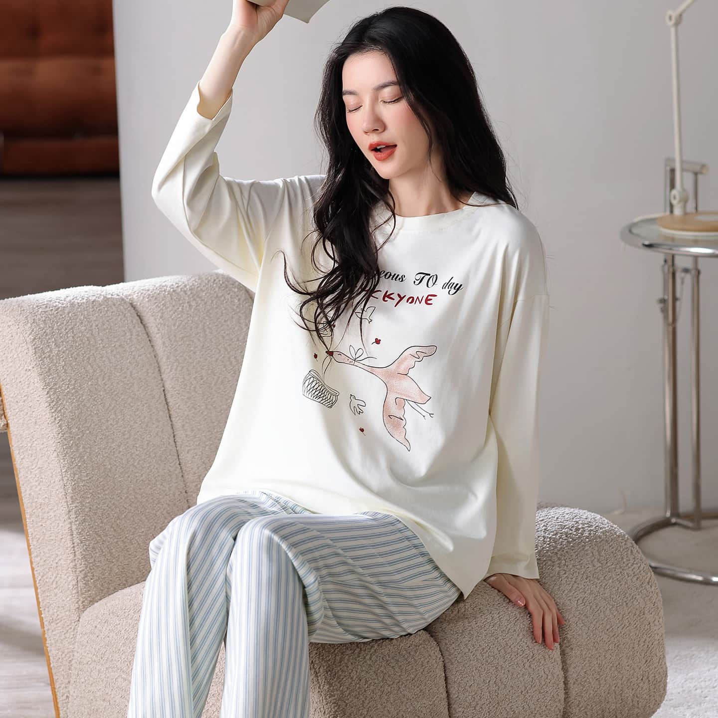 Rakuten - パジャマ レディース ルームウェア 上下セット 長袖 綿 部屋着 寝巻き 丸襟 プリント ストライプ カジュアル 春 秋 冬 ゆったり 快適 柔らかい 肌に優しい 婦人服 かわいい セットアップ ナイ