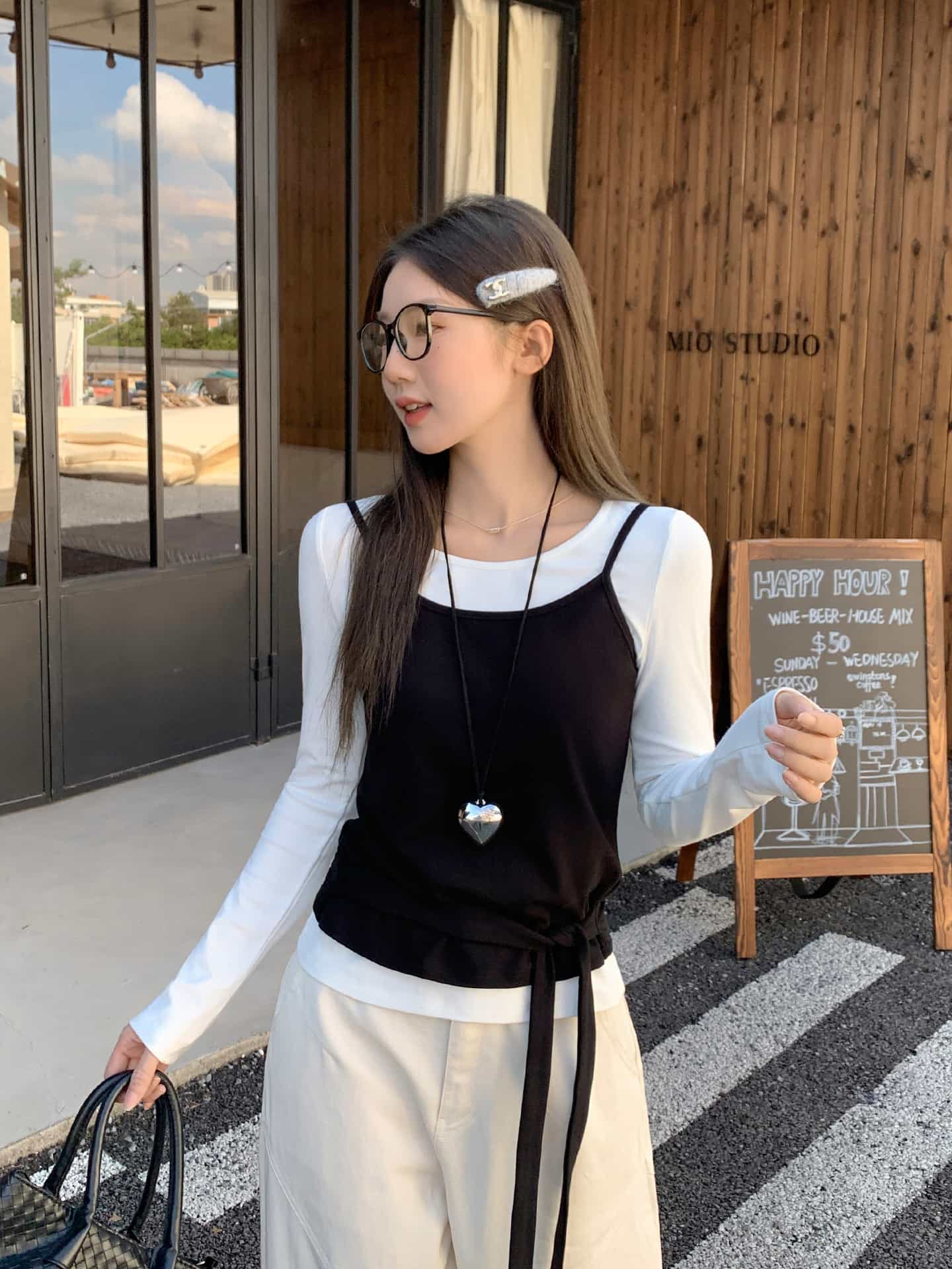 Rakuten - 【重ね着風】トップス レディース カットソー レイヤード ビスチェ風 キャミソール ドッキング ロンT 長袖 クルーネック ウエストリボン サイドリボン スリム タイト 着痩せ 細見え 体型カバー カジュアル きれいめ 大人可愛い 韓国風 春 秋 冬 通勤 20代 30代 40代