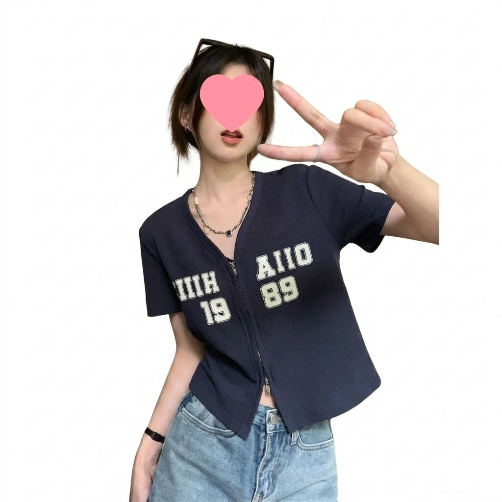 Rakuten - 【Y2Kストリート】ジップアップ Tシャツ レディース 半袖 Vネック ダブルジップ ショート丈 クロップド丈 カレッジロゴ カットソー トップス 英字 タイト スリム 痩せ見え 細見え 前開き カジュアル アメカジ 韓国 ダンス 衣装 春 夏 秋