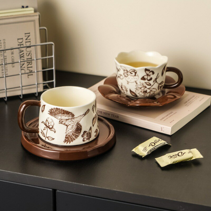 【アンティーク風】コーヒーカップ＆ソーサー セット 300ml ティーカップ 陶器 磁器 北欧 おしゃれ レトロ 花柄 百合 ボタニカル 鳥 蝶 ヨーロピアン ヴィンテージ風 カフェ マグカップ 輪花 デザートプレート 来客用 おもてなし ギフト プレゼント 贈り物