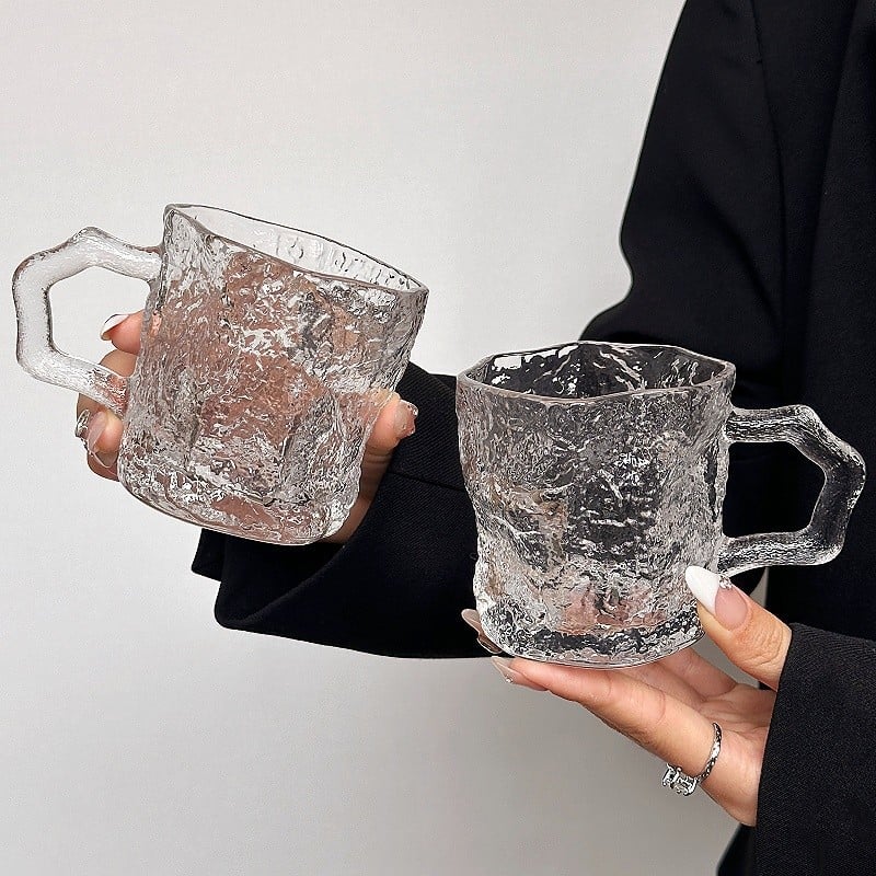【氷のような質感】ガラスコップ マグカップ ハンドル付き 耐熱 槌目模様 おしゃれ...