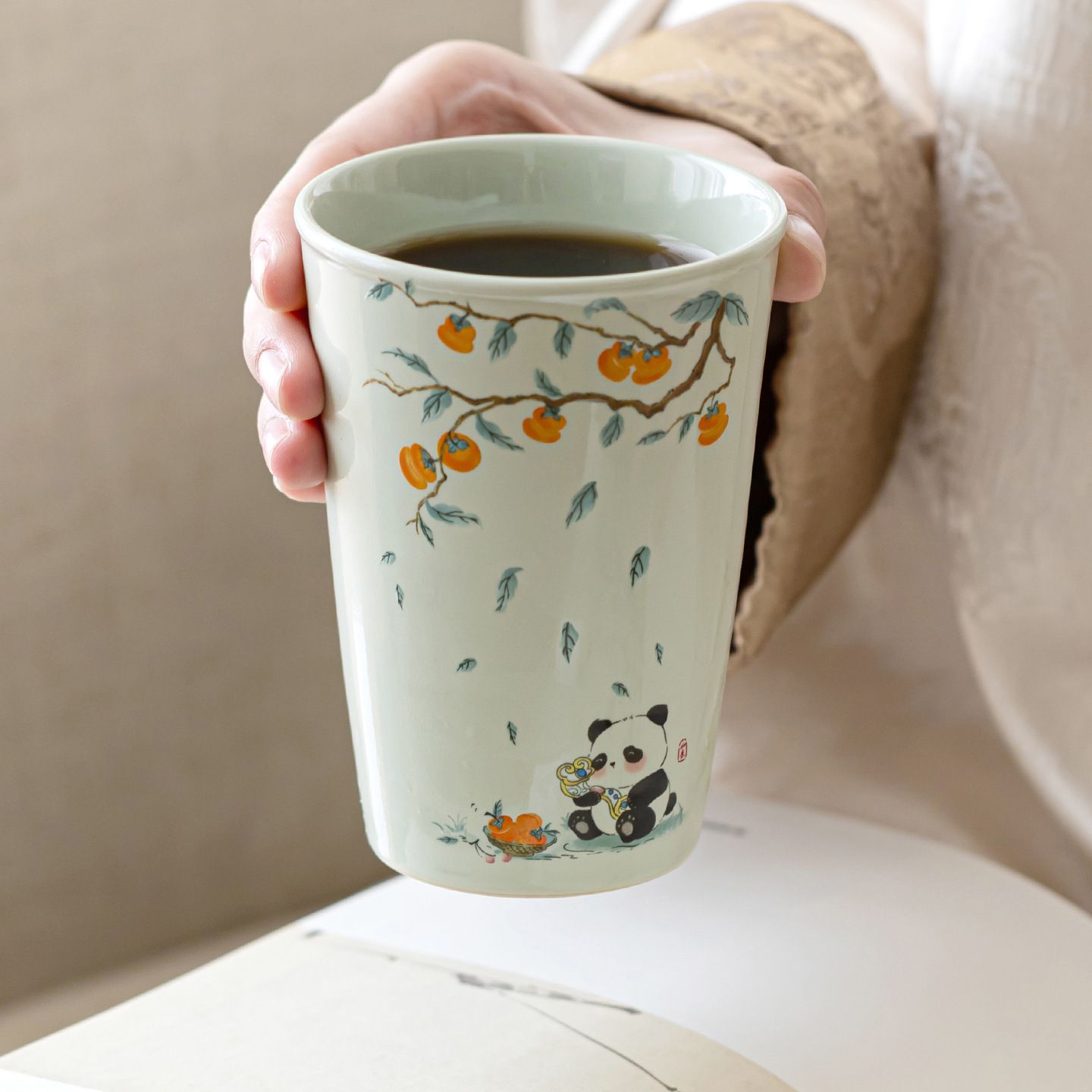 マグカップ パンダ かわいい 陶器 タンブラー 柿 縁起物 フリーカップ 手書き風 和風 中華風 湯呑み コーヒーカップ おしゃれ ギフト プレゼント お茶 ティータイム 朝食 贈り物