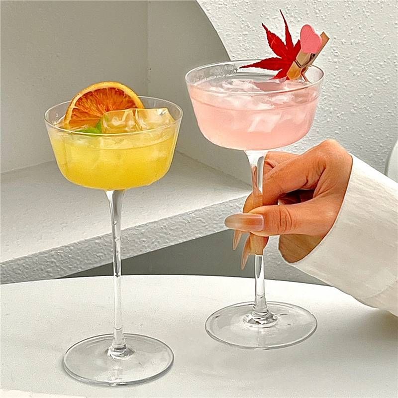 Nartoostonの【おうちカフェ】カクテルグラス シャンパングラス マティーニグラス クープグラス デザートグラス ステムグラス 脚付き 広口 クリア ガラス コップ 食器 おしゃれ レトロ カフェ風 北欧風 韓国雑貨 映え 家飲み 宅飲み 女子会 パーティー パフェ アイスプリン｜アングル2