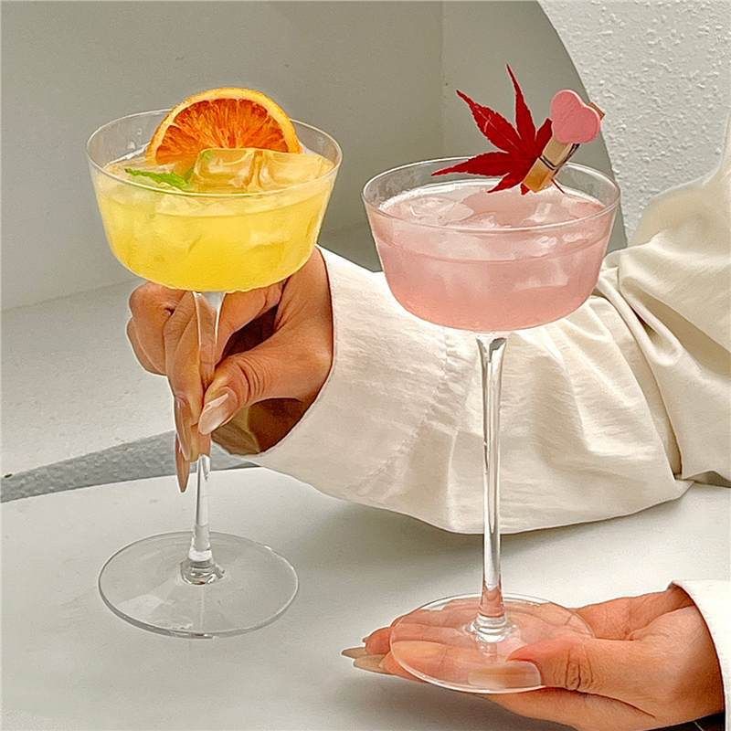 Nartoostonの【おうちカフェ】カクテルグラス シャンパングラス マティーニグラス クープグラス デザートグラス ステムグラス 脚付き 広口 クリア ガラス コップ 食器 おしゃれ レトロ カフェ風 北欧風 韓国雑貨 映え 家飲み 宅飲み 女子会 パーティー パフェ アイスプリン｜アングル3