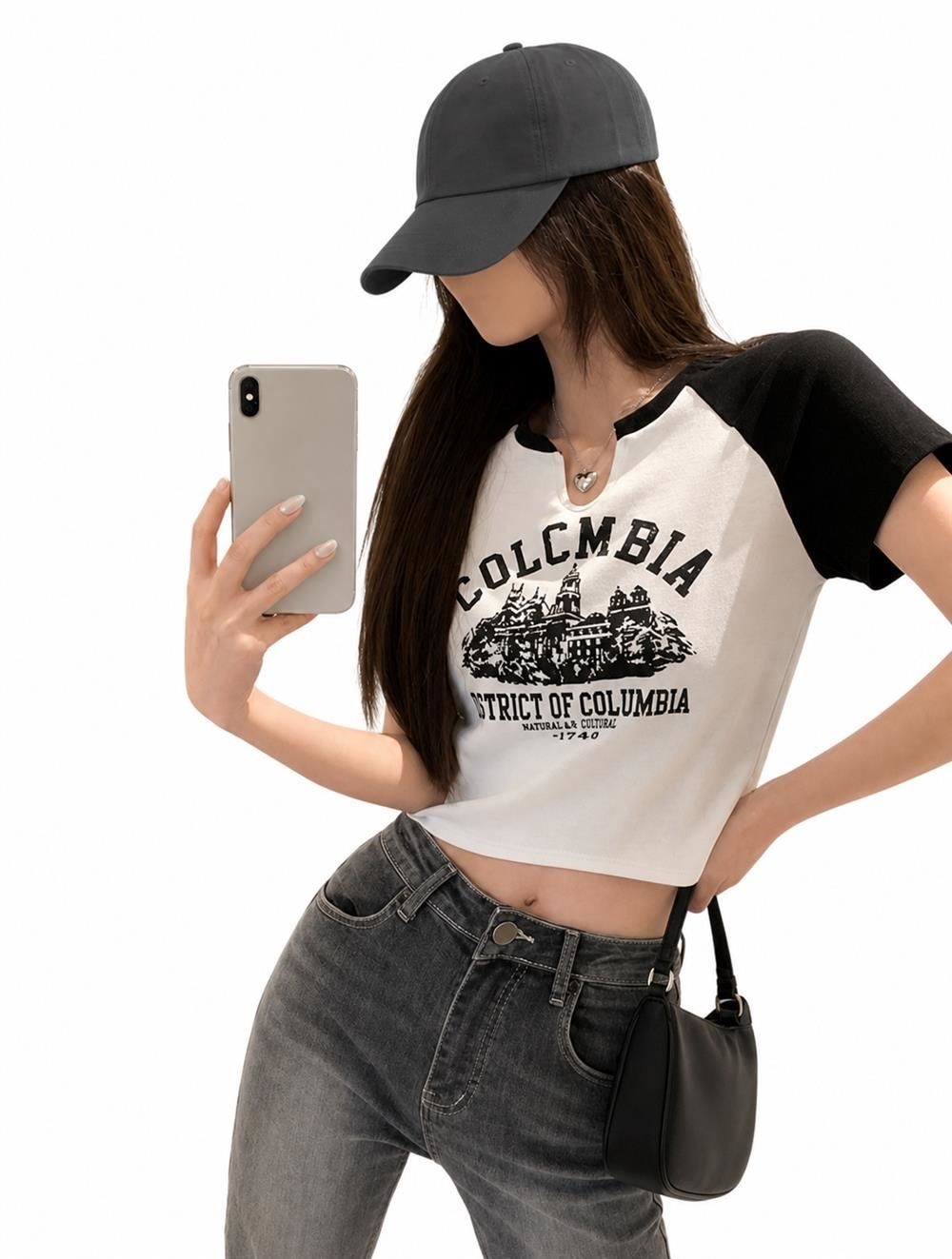 Rakuten - Tシャツ レディース 半袖 ラグラン キーネック ショート丈 チビT カットソー バイカラー カレッジロゴ 英字 プリント アメカジ レトロ ヴィンテージ風 Y2K クロップド丈 コンパクト 着痩せ 細見え 華奢見え 10代 20代 30代 韓国 ストリート 通学 大人可愛い