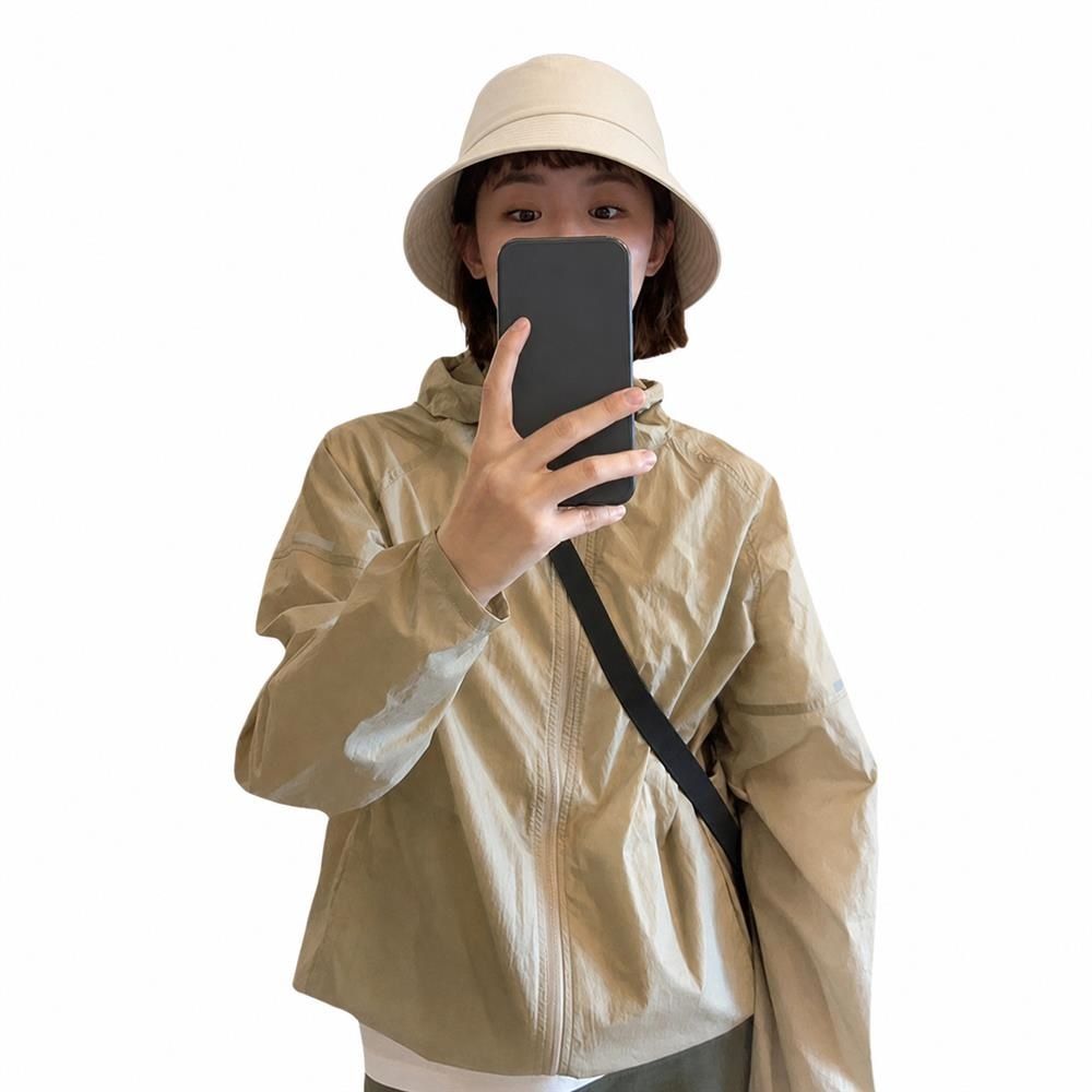Rakuten - 【接触冷感】ラッシュガード レディース 長袖 パーカー UVカット ジップアップ ウインドブレーカー ジャケット ブルゾン アウター フード付き 吸汗速乾 薄手 紫外線対策 日焼け防止 体型カバー ゆったり 自転車 運転 海 プール アウトドア 春夏秋