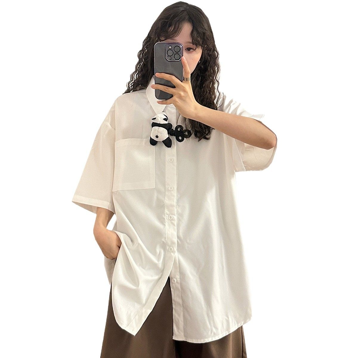 樂天商城 - 【パンダモチーフ】チャイナ風 半袖シャツ ブラウス レディース メンズ ユニセックス オーバーサイズ ビッグシルエット トップス 襟付き 前開き 羽織り ゆったり 体型カバー 二の腕カバー 着痩せ 華奢見え ストリート カジュアル 個性的 可愛い 通学 春 夏 白 ホワイト