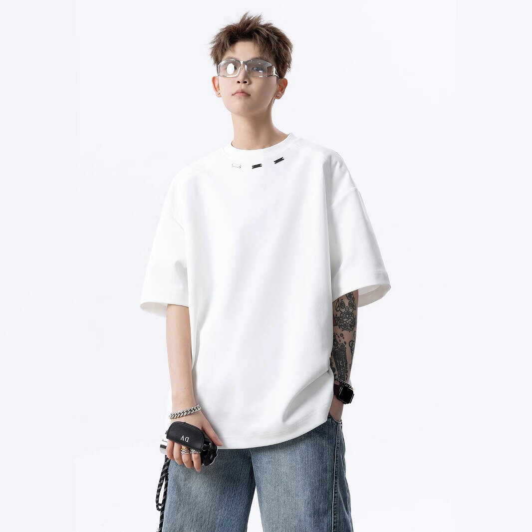 Rakuten - 【デザイン襟】Tシャツ レディース 半袖 ビッグシルエット カットソー オーバーサイズ 五分袖 クルーネック メタルパーツ モード系 ストリート系 トップス ゆったり 体型カバー 二の腕カバー 厚手 透けない 無地 ティーシャツ 男女兼用 ユニセックス 春夏 カジュアル