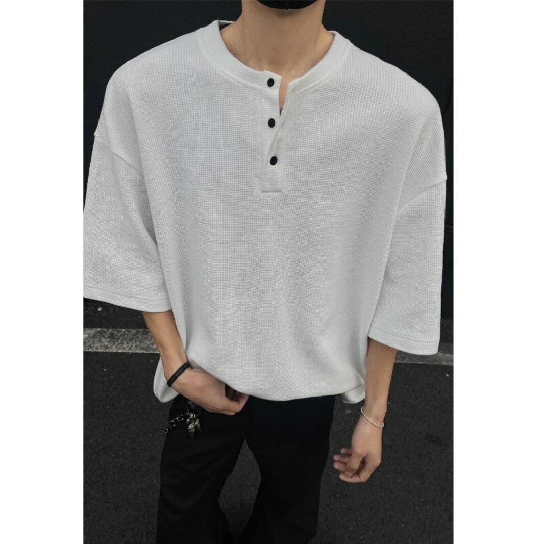 Rakuten - 【ワッフル素材】 ヘンリーネック Tシャツ メンズ 五分袖 5分袖 半袖 ワッフル カットソー トップス ビッグシルエット オーバーサイズ ドロップショルダー ゆったり 大きめ 無地 サーマル 体型カバー 二の腕カバー 通気性 涼しい 凹凸感 柔らかい カジュアル