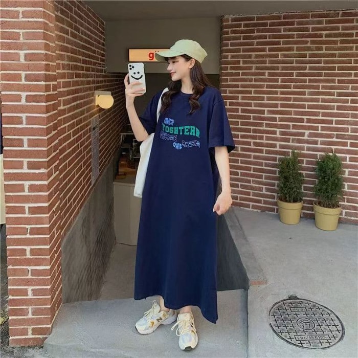 乐天商城 - 【体型カバー】 Tシャツワンピース ロング丈 半袖 ロゴ プリント レディース マキシ丈 ゆったり ビッグシルエット カットソーワンピース ワンピ 5分袖 クルーネック 丸首 英字 カジュアル 楽ちん 着痩せ 二の腕カバー マタニティ ルームウェア 部屋着 ワンマイルウェア