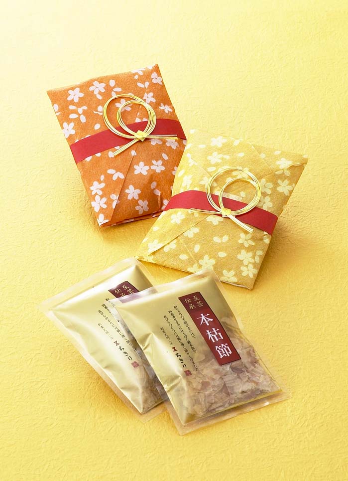 ギフトの定番！やっぱり鰹節プチギフト華むすび