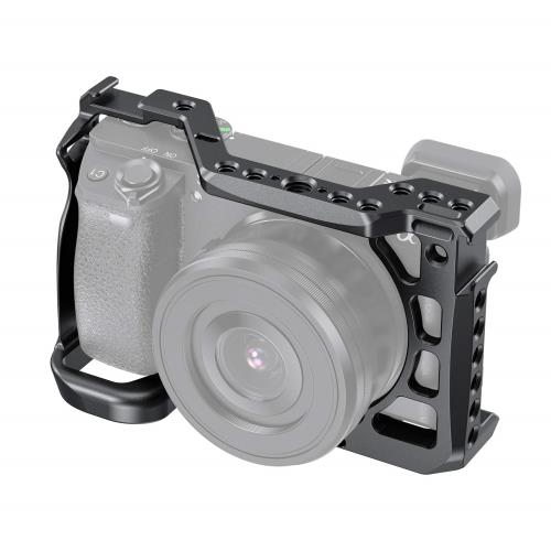 Rakuten - 【送料無料】SmallRig A6600カメラ専用ケージ 着脱容易 高い安定性 ねじれ防止 複数のインターフェース CCS2493