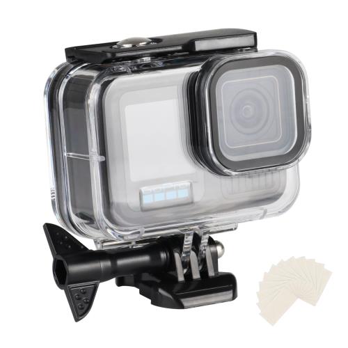 Go Pro Hero 13/Hero 12/Hero 11/Hero 10/Hero 9 Black 専用設計gopro 13、gopro 12、gopro 11、gopro 10、gopro 9に対応した専用の防水ハウジングケースです。防水・防塵・防雪・防曇機能を備え、過酷な環境下でもカメラをしっかり保護します。 水中撮影・アウトドアに最適ケース本体には耐衝撃性に優れた高品質ABS素材を、レンズ部分には高透過率の強化ガラスを採用。高い密閉性で、ダイビングやサーフィン、シュノーケリング、スキーなどのウォータースポーツはもちろん、登山やキャンプなどのアウトドアシーンでも、カメラを守りながら高画質撮影を可能にします。 クイックリリースマウント付きさまざまなアクセサリーやマウントとの組み合わせが自由自在で、取り付け・取り外しも簡単です。 最大水深50m対応防水性能は最大50メートルの水深に対応。水中でも明るくクリアな映像を撮影できます。 パッケージ内容 防水ケースx1、 曇り止めシ-トx12、ロックネジx1、クイックリリースマウントx1 。 ※ご購入前に、お使いのカメラが本製品と互換性があることをご確認ください。（ カメラ本体は付属しておりません）Go Pro Hero 13/Hero 12/Hero 11/Hero 10/Hero 9 Black 専用設計gopro 13、gopro 12、gopro 11、gopro 10、gopro 9に対応した専用の防水ハウジングケースです。防水・防塵・防雪・防曇機能を備え、過酷な環境下でもカメラをしっかり保護します。 水中撮影・アウトドアに最適ケース本体には耐衝撃性に優れた高品質ABS素材を、レンズ部分には高透過率の強化ガラスを採用。高い密閉性で、ダイビングやサーフィン、シュノーケリング、スキーなどのウォータースポーツはもちろん、登山やキャンプなどのアウトドアシーンでも、カメラを守りながら高画質撮影を可能にします。 クイックリリースマウント付きさまざまなアクセサリーやマウントとの組み合わせが自由自在で、取り付け・取り外しも簡単です。 最大水深50m対応防水性能は最大50メートルの水深に対応。水中でも明るくクリアな映像を撮影できます。 パッケージ内容 防水ケースx1、 曇り止めシ-トx12、ロックネジx1、クイックリリースマウントx1 。 ※ご購入前に、お使いのカメラが本製品と互換性があることをご確認ください。（ カメラ本体は付属しておりません）