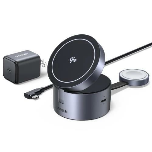 ミニサイズながら高機能-3台同時充電UGREEN 3in1ワイヤレス充電器はMagsafe(マグセーフ)対応のiPhone 16/15/14/13/12各シリーズとApple Watch、AirPodsを3台デバイス同時に充電できます。Qi2認証されたチップ搭載の最大15W出力と2つの最大5W出力、3つの充電モジュールが搭載され、マグネット吸着により適切な位置でのワイヤレス充電が可能です。コンパクトなフォルムと折畳みの設計により持ち運びにとても便利です。 Qi2認証取得済みQi2認証のMagSafe充電器は、厳格な安全性、性能、そして将来性に関するテストに合格しており、信頼性に優れています。さらに進化したQi2磁気吸着技術により、最大15Wの急速充電に対応しています。これは、標準的な7.5W Qi充電よりも高速で、iPhone 16/15、Galaxy S25/S24、iWatch、AirPodsなどの急速充電デバイスに最適です。Apple純正同等の磁石を採用してピタッと装着できて、しっかり吸着して落下防止できます。 Apple Watchの急速充電に認定UGREENアップルウォッチ充電器はApple Watch 認証の急速充電対応。朝の忙しい時間でも、身支度中のわずかな時間でフル充電可能になります。専用設計により充電速度がかなり向上します。1日中バッチリ使えて、仕事や運動もずっと快適なApple Watchライフを楽しめます。Apple Watch Series Ultra/8/7/6/5/4/3/2/SEなどApple Watch 全機種に適用します。 高い実用性と卓越したデザイン性を両立UGREEN MagFlow ワイヤレス充電器は機能美と独創性が見事に調和した洗練されたデザイン、3台まとめてこれ1つで十分になり、折畳み式コンパクトで持ち運びに便利です。また、0°~70°のステップレス角度調整機能付き、オフィスワークからリラックスタイムまで、シーンに合わせて最適な角度に簡単設定できます。 磁気式ワイヤレス充電でも、高い安全性を実現強力マグネットでしっかり固定、スタンド型でも平置きでも、スマホがずれない安定充電を実現します。充電しながらのスタンド利用も可能です。また、多重保護装置（温度制御、短絡保護、過電流保護、過電圧保護、過熱保護）により、夜間の充電や長時間使用時も安心してお使いいただけます。 急速充電対応の45W USB-C充電器と60W USB-Cケーブル付きUGREEN MagFlow 3-in-1 ワイヤレス充電ステーションがデスク周りを改革し、45W USB C電源アダプターと60W USB C - USB C充電ケーブルが付属しており、開封後すぐ使える超便利セットが登場！ワイヤレス充電ソリューションを提供します。 幅広い互換性Qi2対応のiPhone・Apple Watch・ワイヤレスイヤホンに対応。iPhone 16/15/14/13/12シリーズ、Apple Watch シリーズ1-9/ Ultra1-2/SEなどアップルウォッチ全機種、AirPods 4/3/Pro 2/その他ワイヤレスイヤホンに対応します。 24ヶ月の保証期間当店でご購入の製品は24ヶ月間の保証サービスをご提供しております。お客様が製品を購入された時点から24ヶ月後の応当日まで保証いたします。 ご注意：お客様または第三者による故意の破損が認められる場合は、保証の対象外となります。ミニサイズながら高機能-3台同時充電UGREEN 3in1ワイヤレス充電器はMagsafe(マグセーフ)対応のiPhone 16/15/14/13/12各シリーズとApple Watch、AirPodsを3台デバイス同時に充電できます。Qi2認証されたチップ搭載の最大15W出力と2つの最大5W出力、3つの充電モジュールが搭載され、マグネット吸着により適切な位置でのワイヤレス充電が可能です。コンパクトなフォルムと折畳みの設計により持ち運びにとても便利です。 Qi2認証取得済みQi2認証のMagSafe充電器は、厳格な安全性、性能、そして将来性に関するテストに合格しており、信頼性に優れています。さらに進化したQi2磁気吸着技術により、最大15Wの急速充電に対応しています。これは、標準的な7.5W Qi充電よりも高速で、iPhone 16/15、Galaxy S25/S24、iWatch、AirPodsなどの急速充電デバイスに最適です。Apple純正同等の磁石を採用してピタッと装着できて、しっかり吸着して落下防止できます。 Apple Watchの急速充電に認定UGREENアップルウォッチ充電器はApple Watch 認証の急速充電対応。朝の忙しい時間でも、身支度中のわずかな時間でフル充電可能になります。専用設計により充電速度がかなり向上します。1日中バッチリ使えて、仕事や運動もずっと快適なApple Watchライフを楽しめます。Apple Watch Series Ultra/8/7/6/5/4/3/2/SEなどApple Watch 全機種に適用します。 高い実用性と卓越したデザイン性を両立UGREEN MagFlow ワイヤレス充電器は機能美と独創性が見事に調和した洗練されたデザイン、3台まとめてこれ1つで十分になり、折畳み式コンパクトで持ち運びに便利です。また、0°~70°のステップレス角度調整機能付き、オフィスワークからリラックスタイムまで、シーンに合わせて最適な角度に簡単設定できます。 磁気式ワイヤレス充電でも、高い安全性を実現強力マグネットでしっかり固定、スタンド型でも平置きでも、スマホがずれない安定充電を実現します。充電しながらのスタンド利用も可能です。また、多重保護装置（温度制御、短絡保護、過電流保護、過電圧保護、過熱保護）により、夜間の充電や長時間使用時も安心してお使いいただけます。 急速充電対応の45W USB-C充電器と60W USB-Cケーブル付きUGREEN MagFlow 3-in-1 ワイヤレス充電ステーションがデスク周りを改革し、45W USB C電源アダプターと60W USB C - USB C充電ケーブルが付属しており、開封後すぐ使える超便利セットが登場！ワイヤレス充電ソリューションを提供します。 幅広い互換性Qi2対応のiPhone・Apple Watch・ワイヤレスイヤホンに対応。iPhone 16/15/14/13/12シリーズ、Apple Watch シリーズ1-9/ Ultra1-2/SEなどアップルウォッチ全機種、AirPods 4/3/Pro 2/その他ワイヤレスイヤホンに対応します。 24ヶ月の保証期間当店でご購入の製品は24ヶ月間の保証サービスをご提供しております。お客様が製品を購入された時点から24ヶ月後の応当日まで保証いたします。 ご注意：お客様または第三者による故意の破損が認められる場合は、保証の対象外となります。