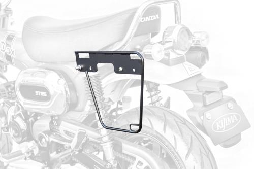 ダックス125用のバッグサポートです。 タンデム使用とソロ仕様でのバランスの両方に考慮し、スタイルに合わせて取り付け位置を50mm前後に移動させて取り付けることが可能な仕様に。 サポート本体にベルト固定用のホールも設定し、確実な固定が出来るようにしました。 純正タンデムグリップ及びキジマ社製リアキャリア(210-2788)の併用が可能 適合車種：DAX125('22-/8BJ-JB04)ダックス125用のバッグサポートです。 タンデム使用とソロ仕様でのバランスの両方に考慮し、スタイルに合わせて取り付け位置を50mm前後に移動させて取り付けることが可能な仕様に。 サポート本体にベルト固定用のホールも設定し、確実な固定が出来るようにしました。 純正タンデムグリップ及びキジマ社製リアキャリア(210-2788)の併用が可能 適合車種：DAX125('22-/8BJ-JB04)