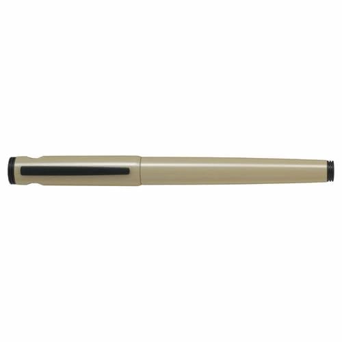 カラー：［本体］カーキ ［インク］ブラック 本体サイズ（約）：［本体］縦13.5×横16.4×長142mm ［ペン先］細字(F) 重量（約）：12.3g インク種類：万年筆専用インキカラー：［本体］カーキ ［インク］ブラック 本体サイズ（約）：［本体］縦13.5×横16.4×長142mm ［ペン先］細字(F) 重量（約）：12.3g インク種類：万年筆専用インキ